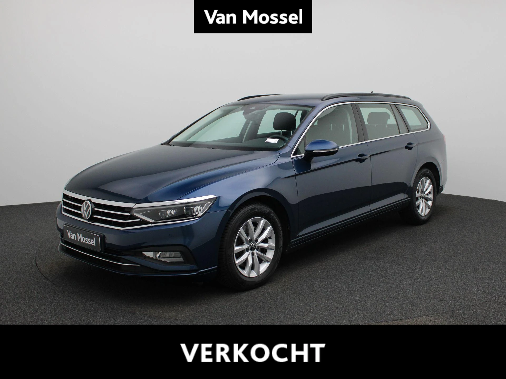 Volkswagen-Passat-image-0