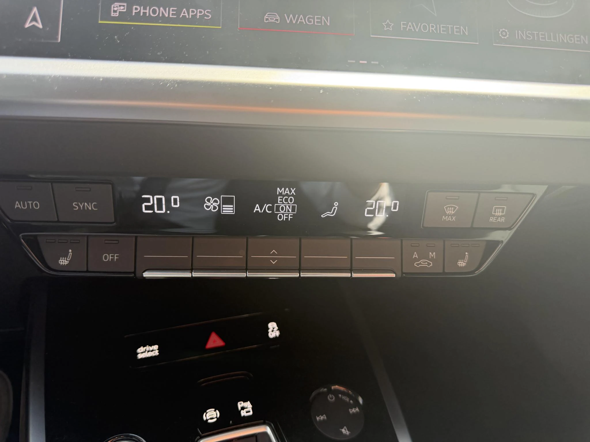 Audi-Q4 e-tron-image-19