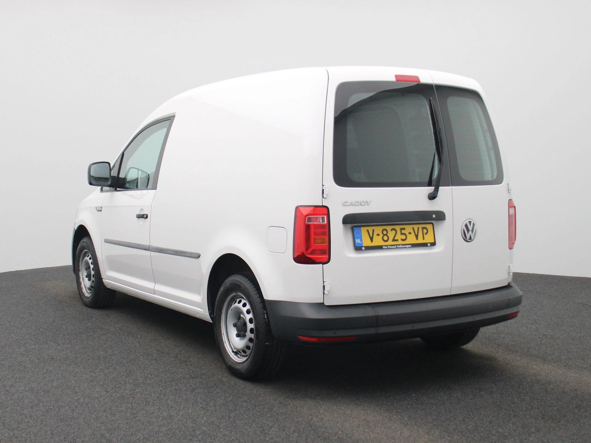 Volkswagen-Caddy-image-1