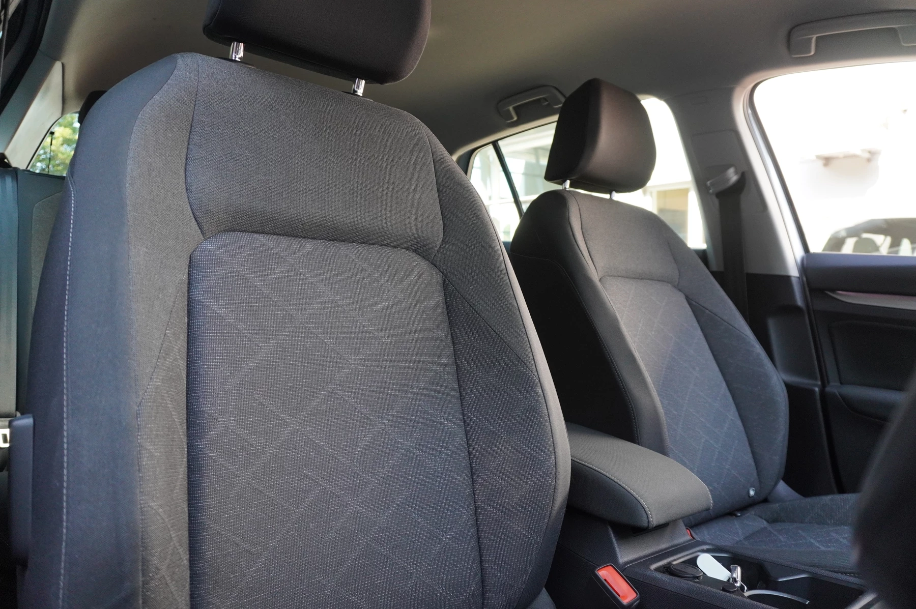 Volkswagen-Golf-image-13
