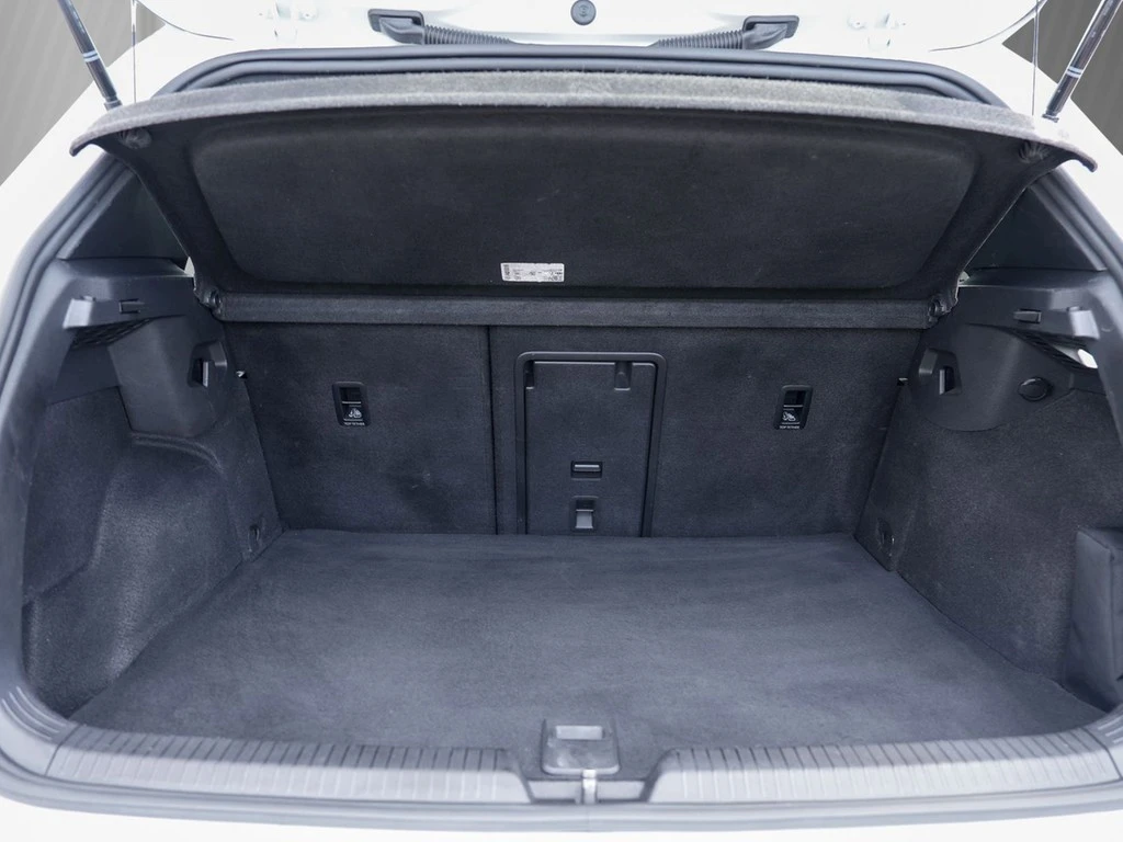 Volkswagen-Golf-image-6