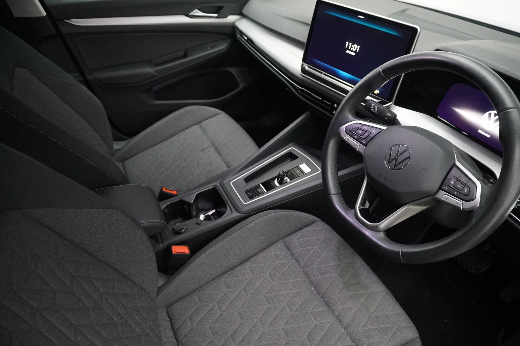 Volkswagen-Golf-image-1