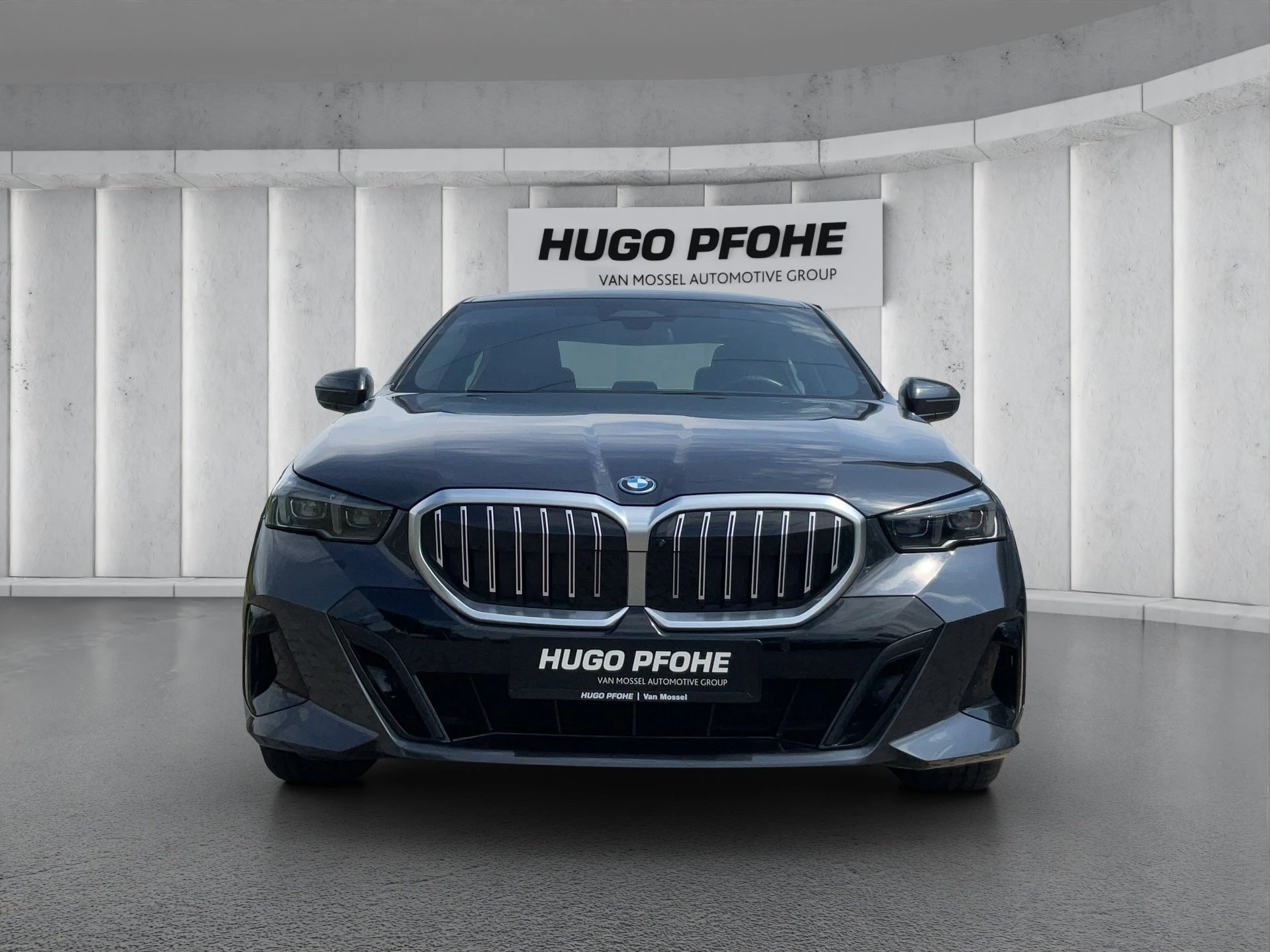 BMW 5er Reihe 550e xDrive M Sport . Driving Prof