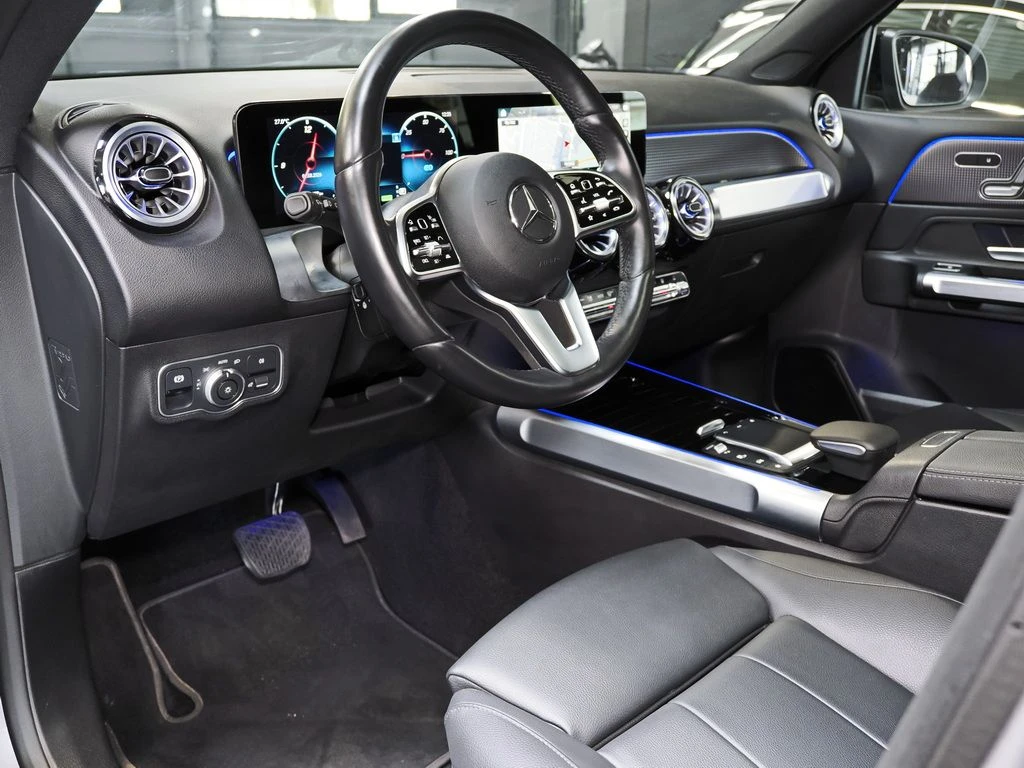 Mercedes-Benz-EQB 250-image-8
