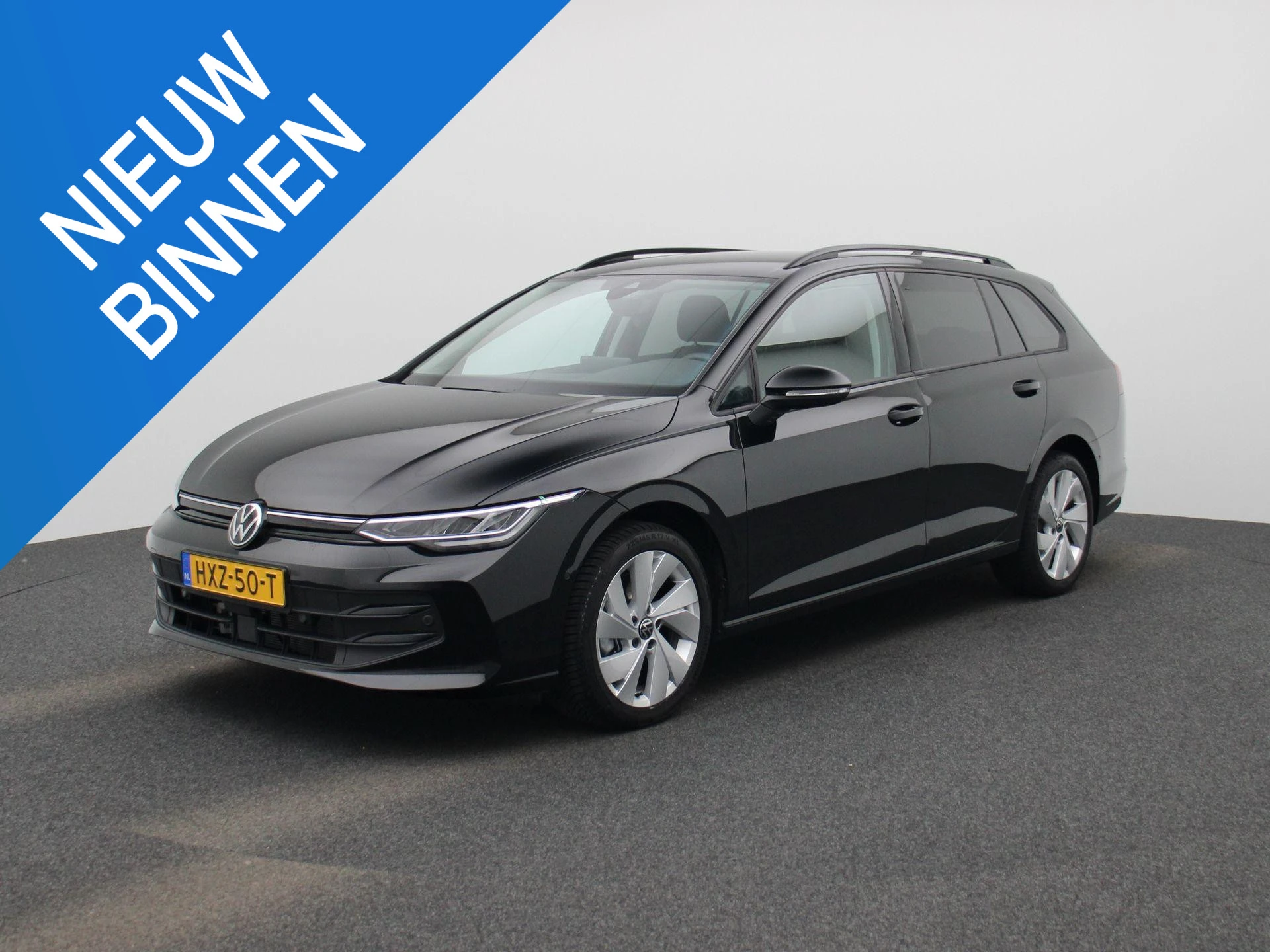 Volkswagen Golf - 1