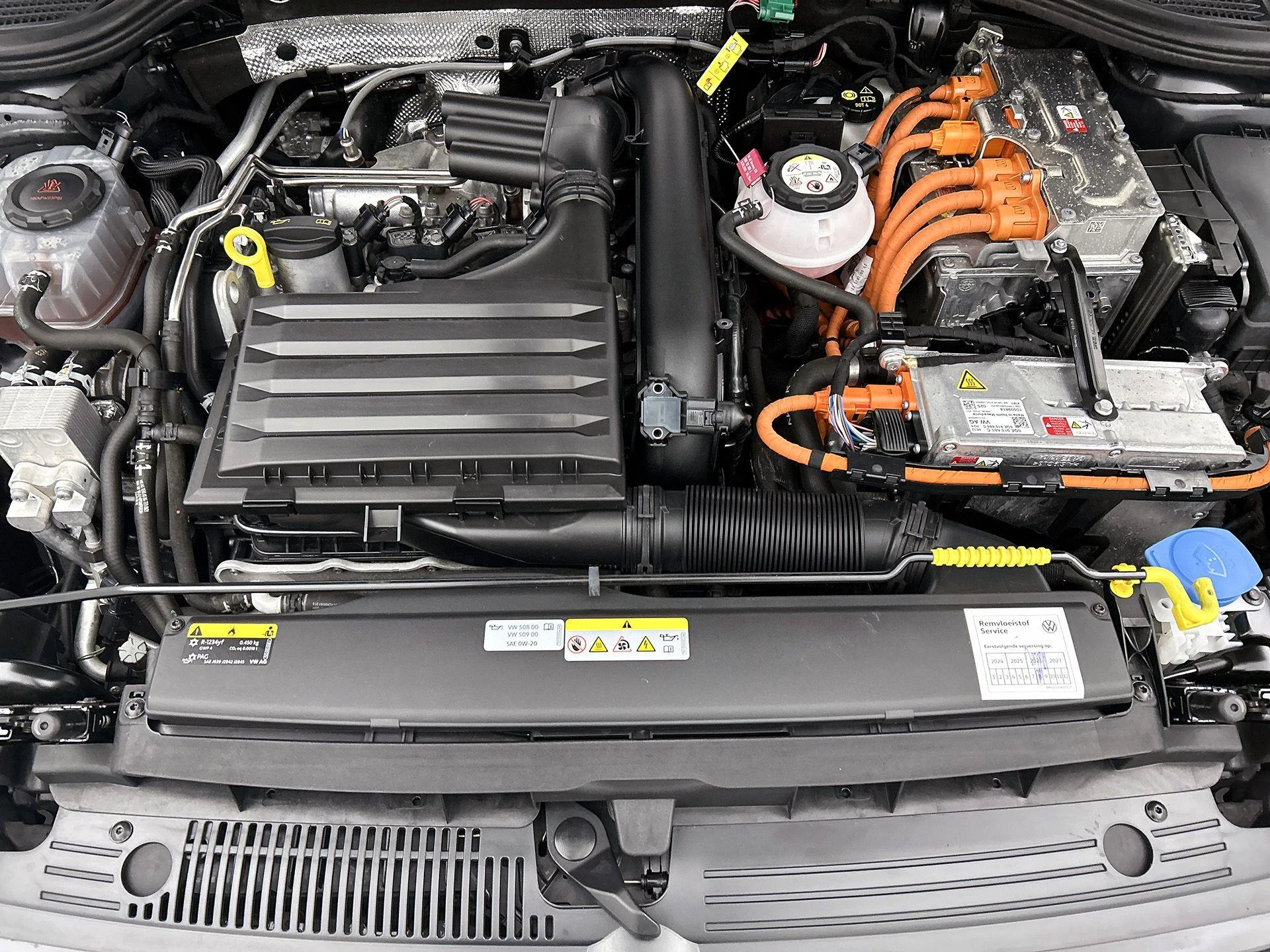 Volkswagen-Golf-image-33