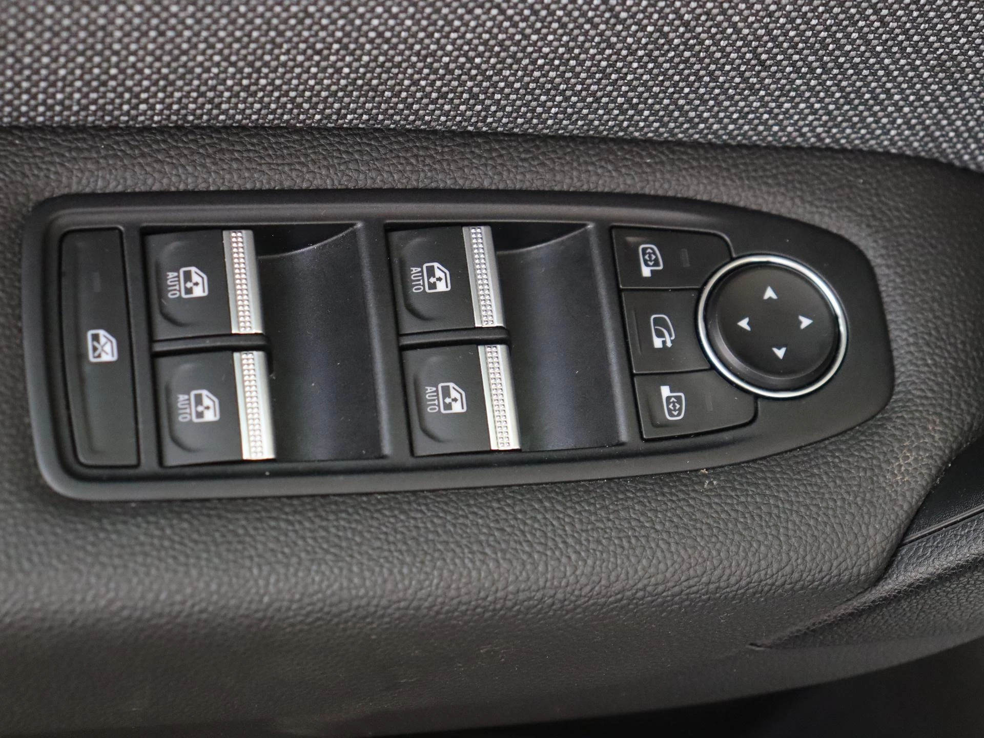 Renault Captur 1.8 E-Tech full hybrid 160 techno