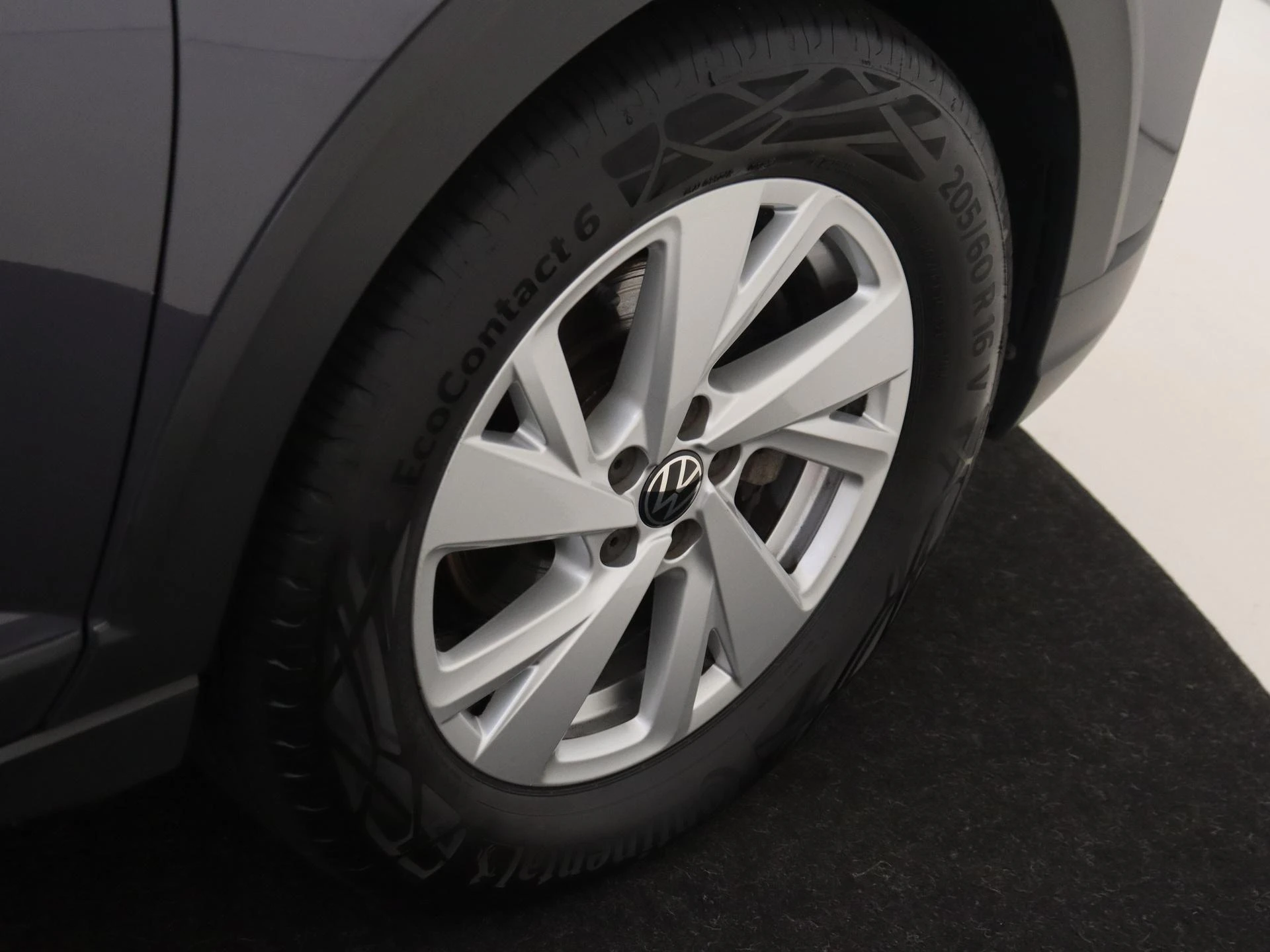 Volkswagen-Taigo-image-24
