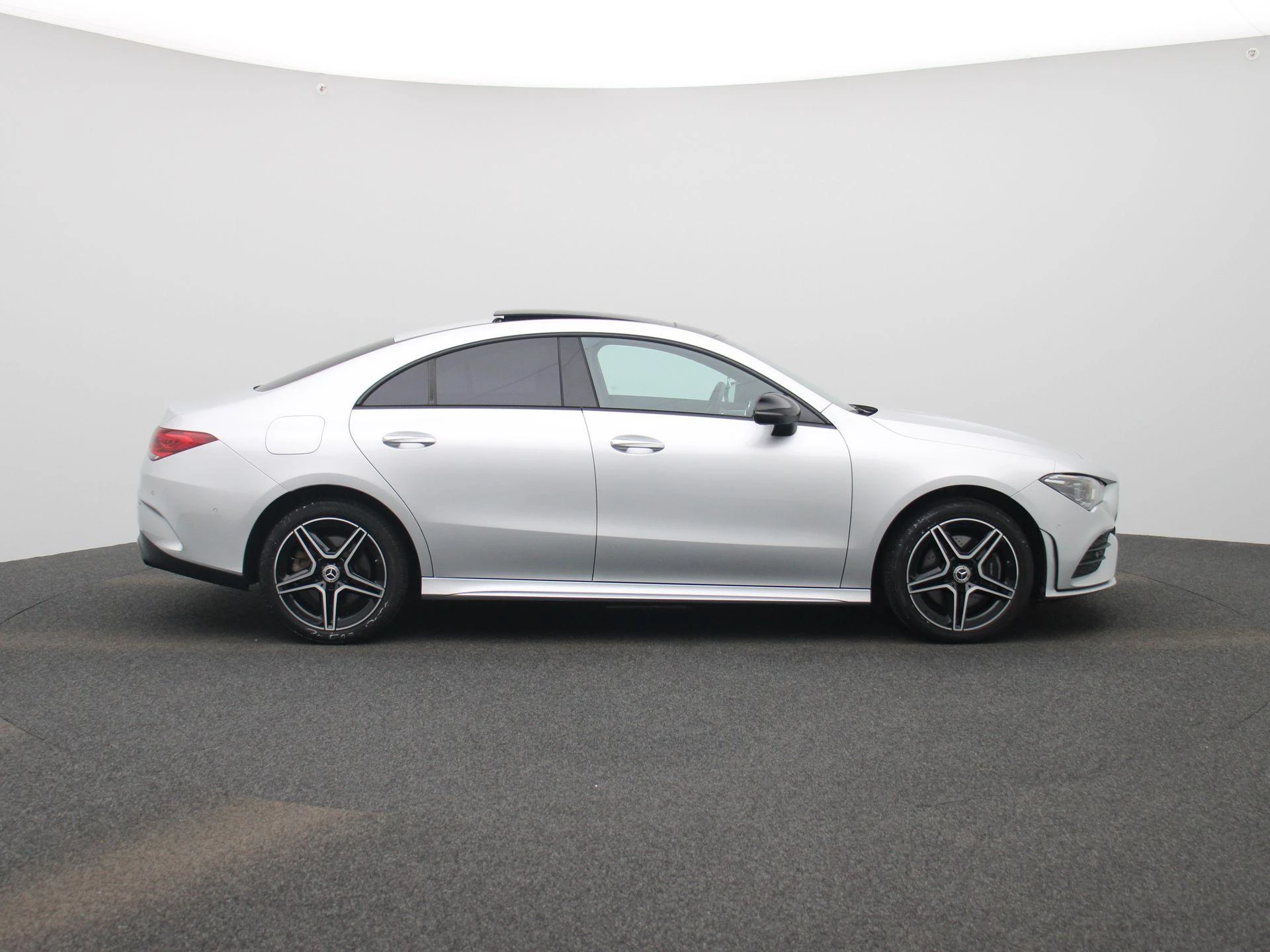 Mercedes-Benz-CLA-image-5