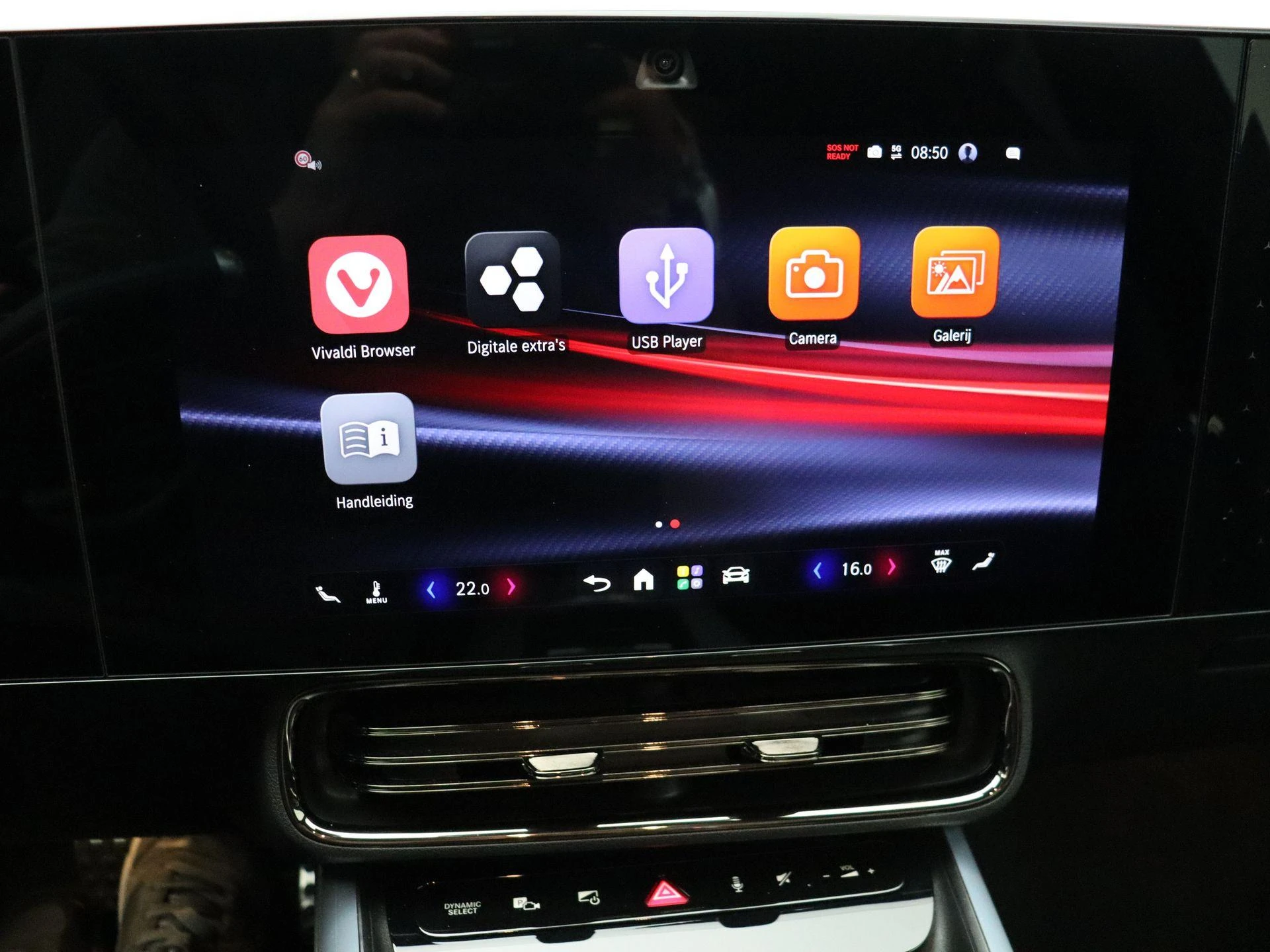 Mercedes-Benz-CLA-image-19