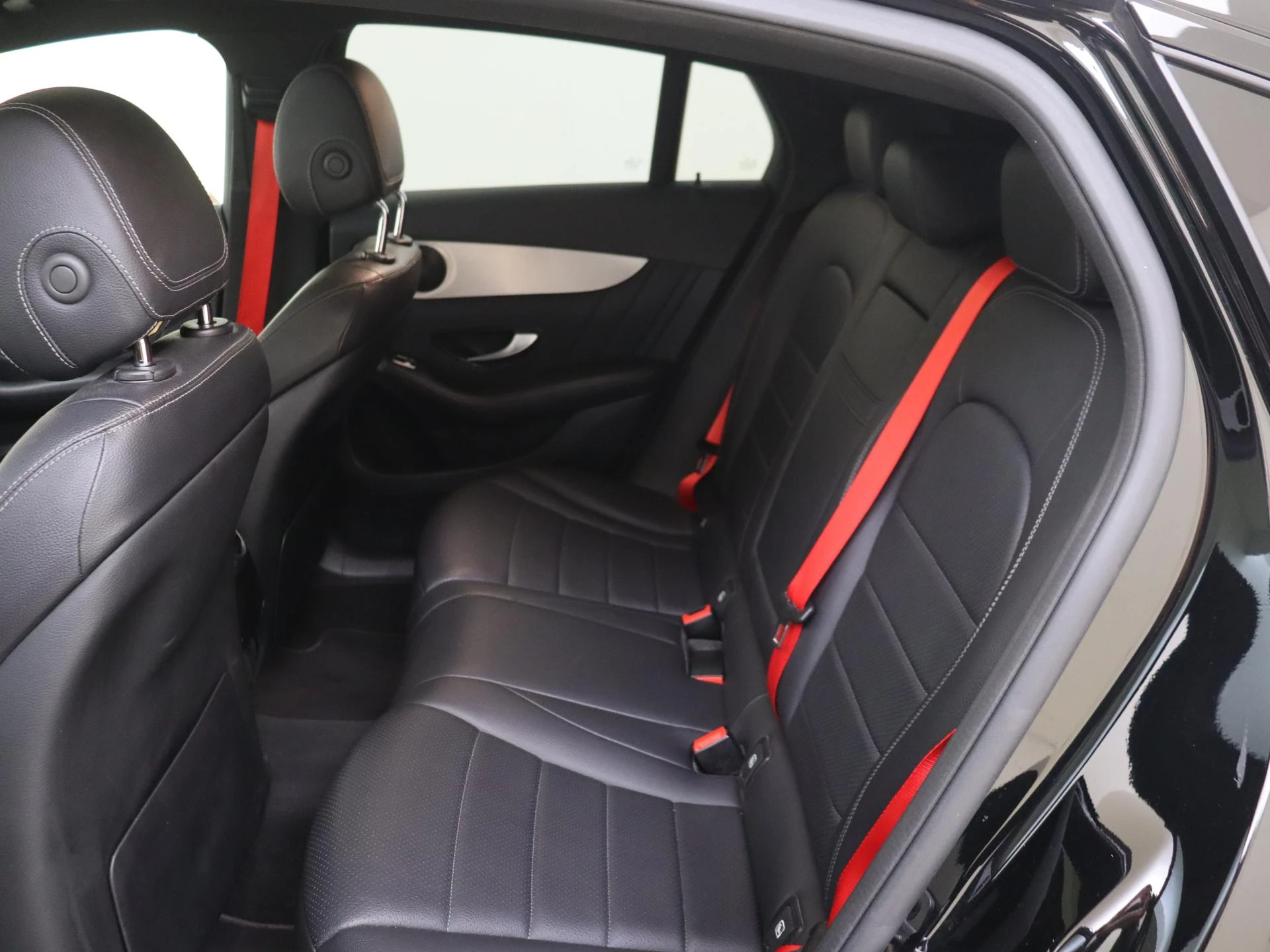 Mercedes-Benz-GLC-image-15