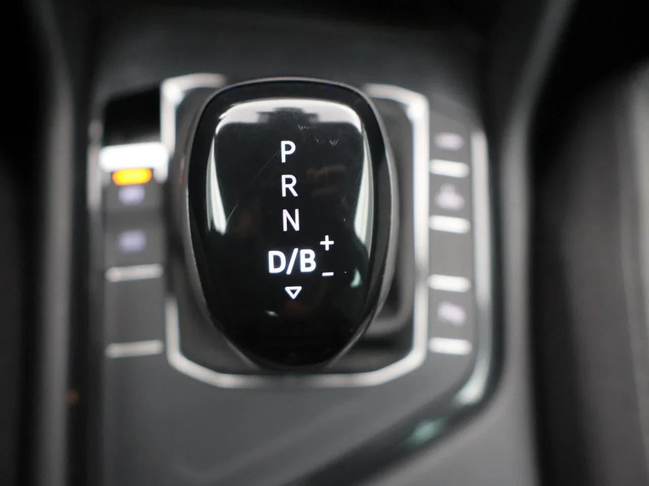Volkswagen-Tiguan-image-20
