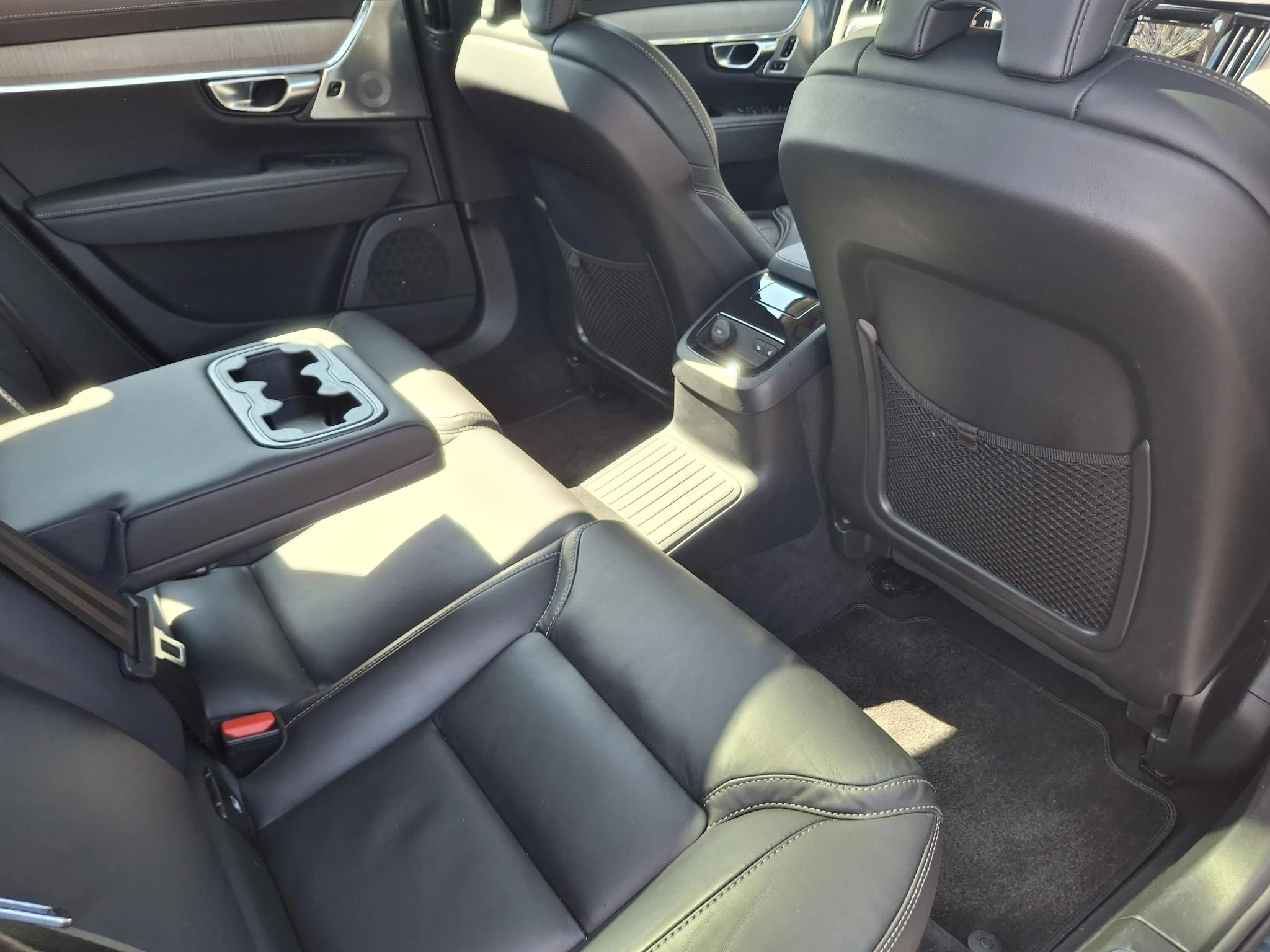 Volvo-V90-image-32