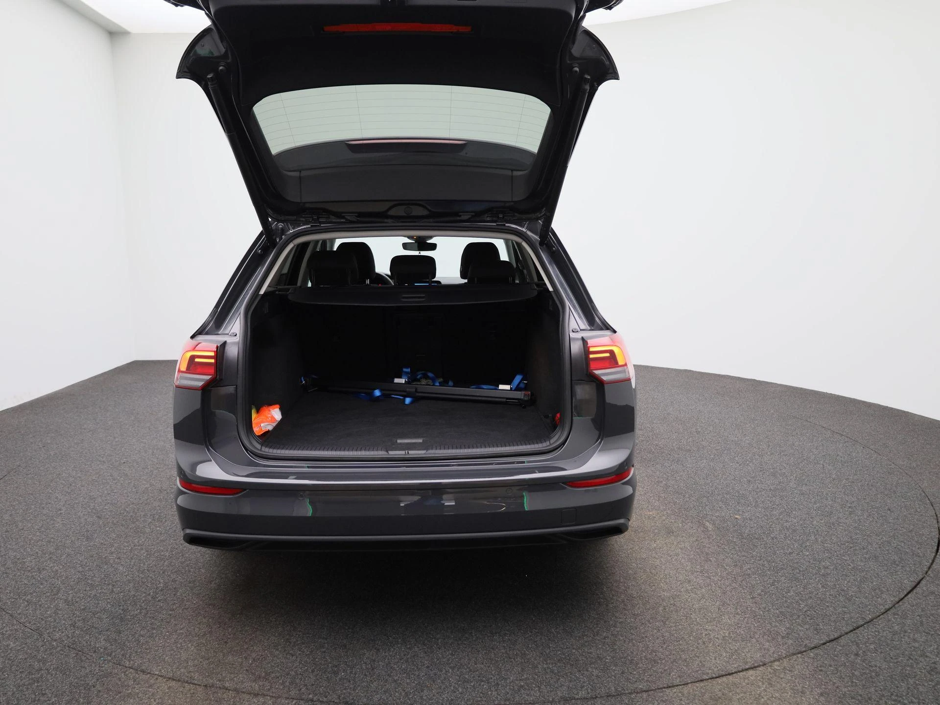 Volkswagen-Golf-image-10
