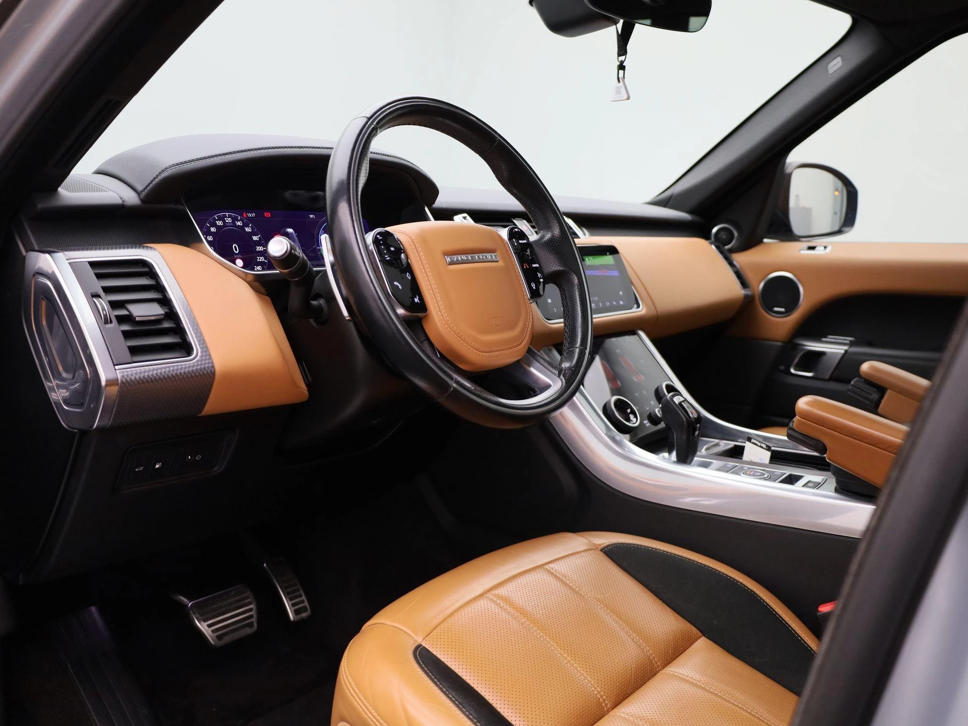 Land Rover-Range Rover Sport-image-38