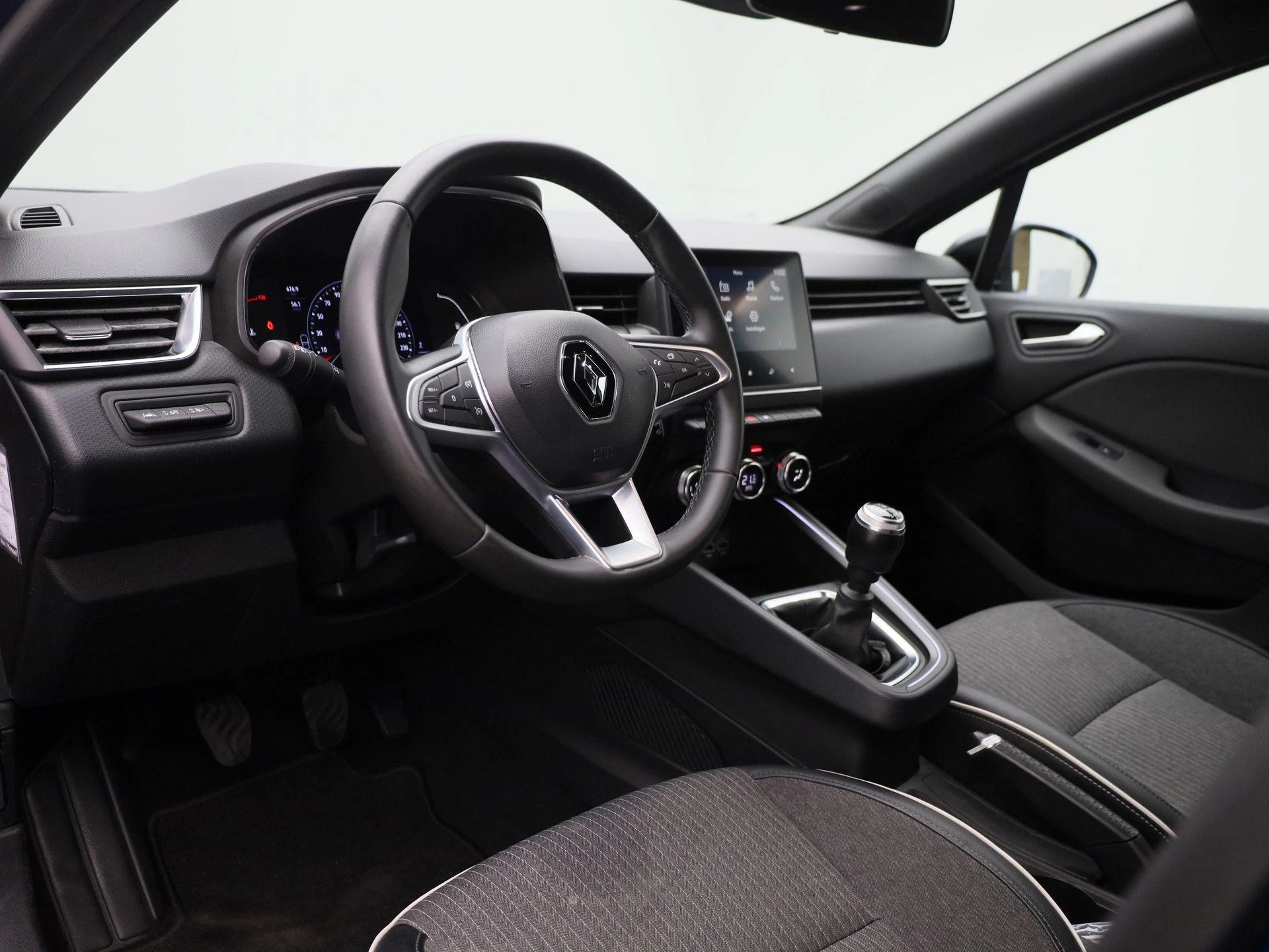 Renault-Clio-image-27