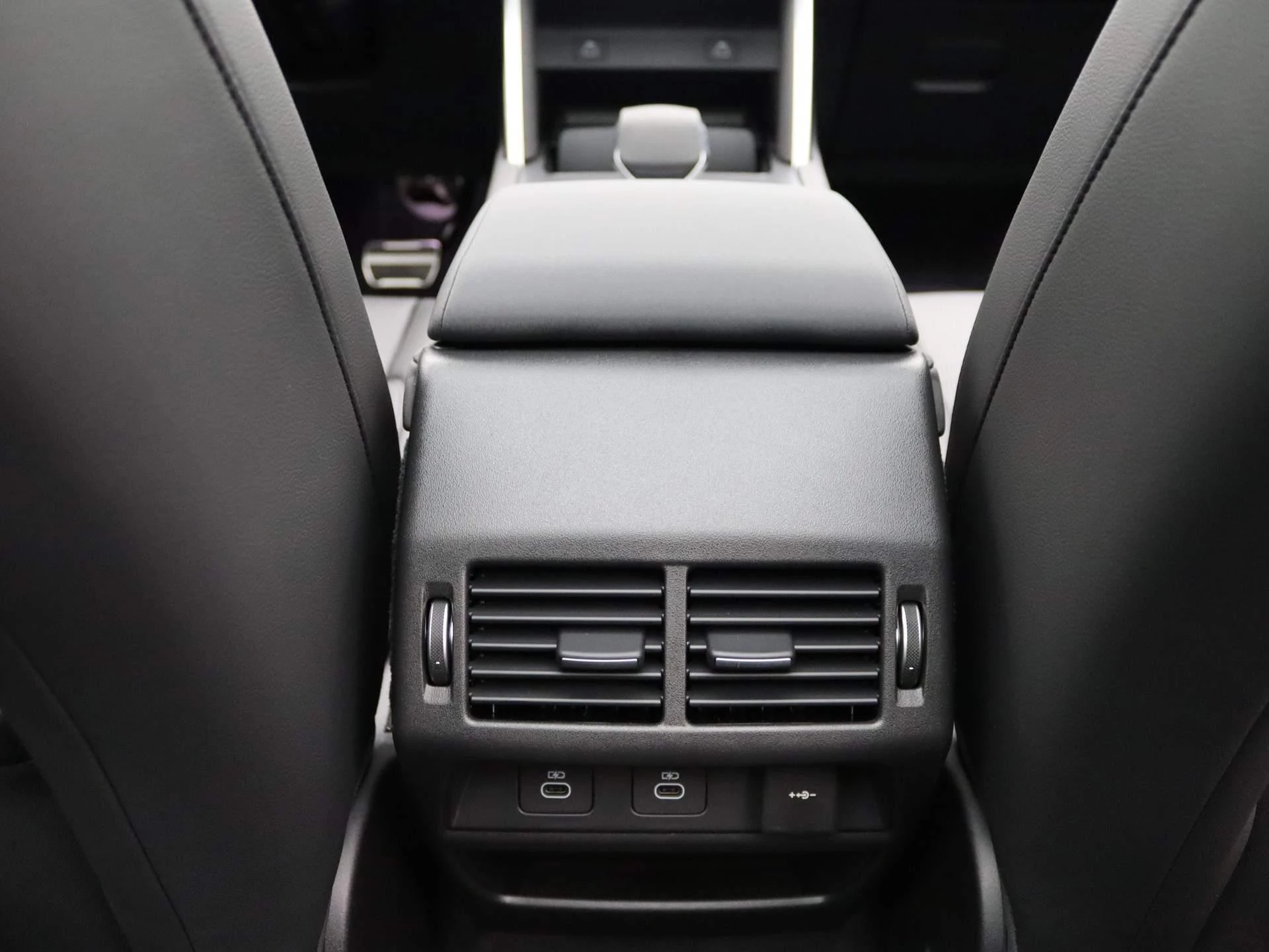 Land Rover-Discovery Sport-image-30