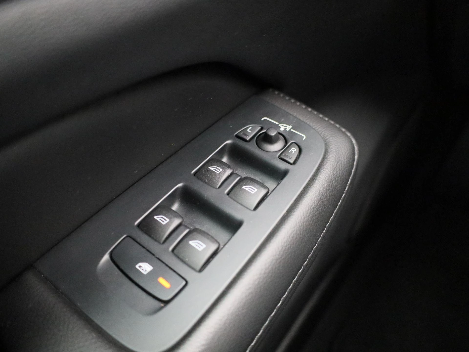 Volvo-V60-image-25