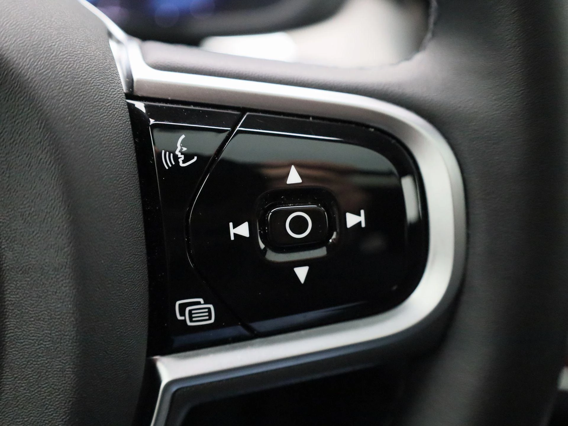 Volvo XC60 2.0 T6 Plug-in hybrid AWD Plus Dark