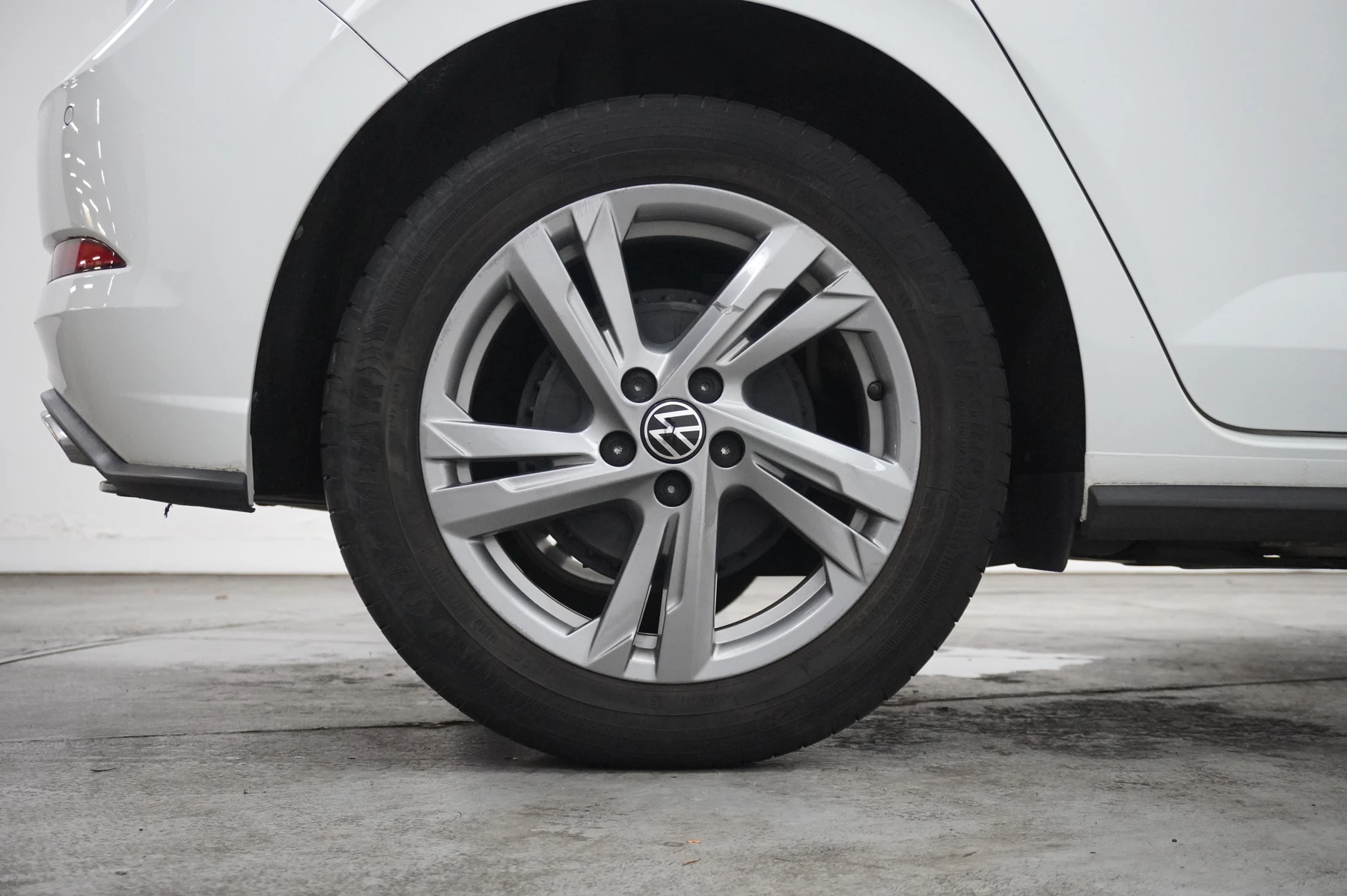Volkswagen-Polo-image-21