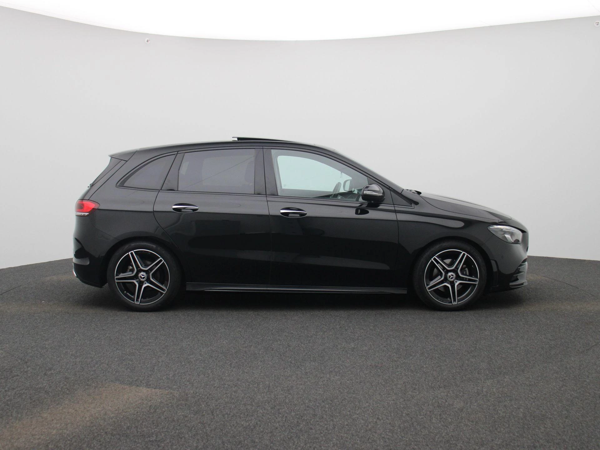 Mercedes-Benz-B-Klasse-image-5