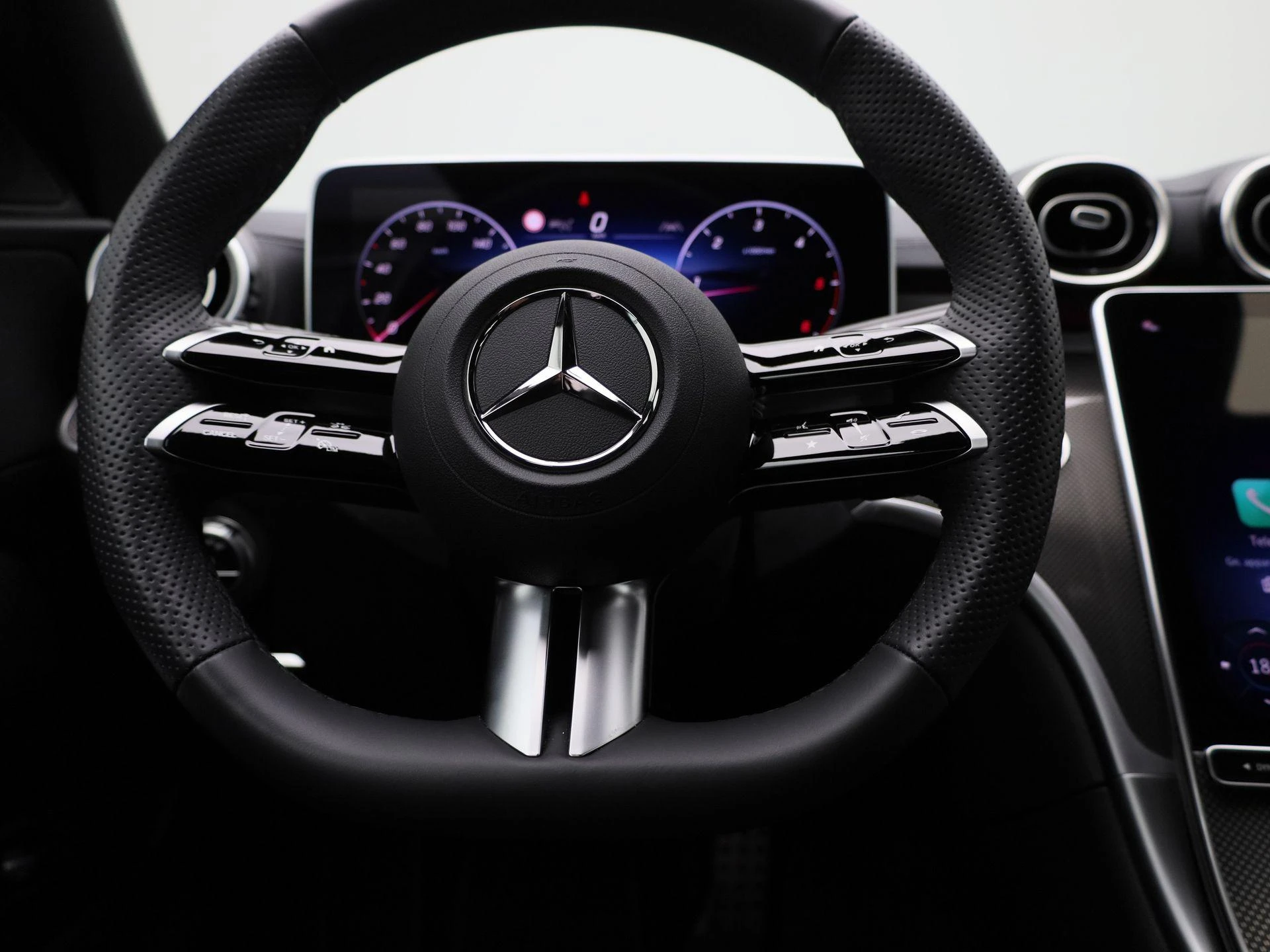 Mercedes-Benz-C-Klasse-image-6