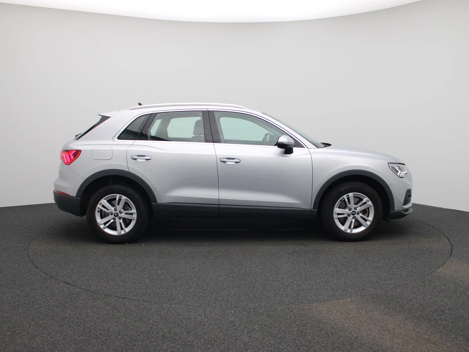 Audi Q3 45 TFSI-e S tronic Bus. Ed. Attraction