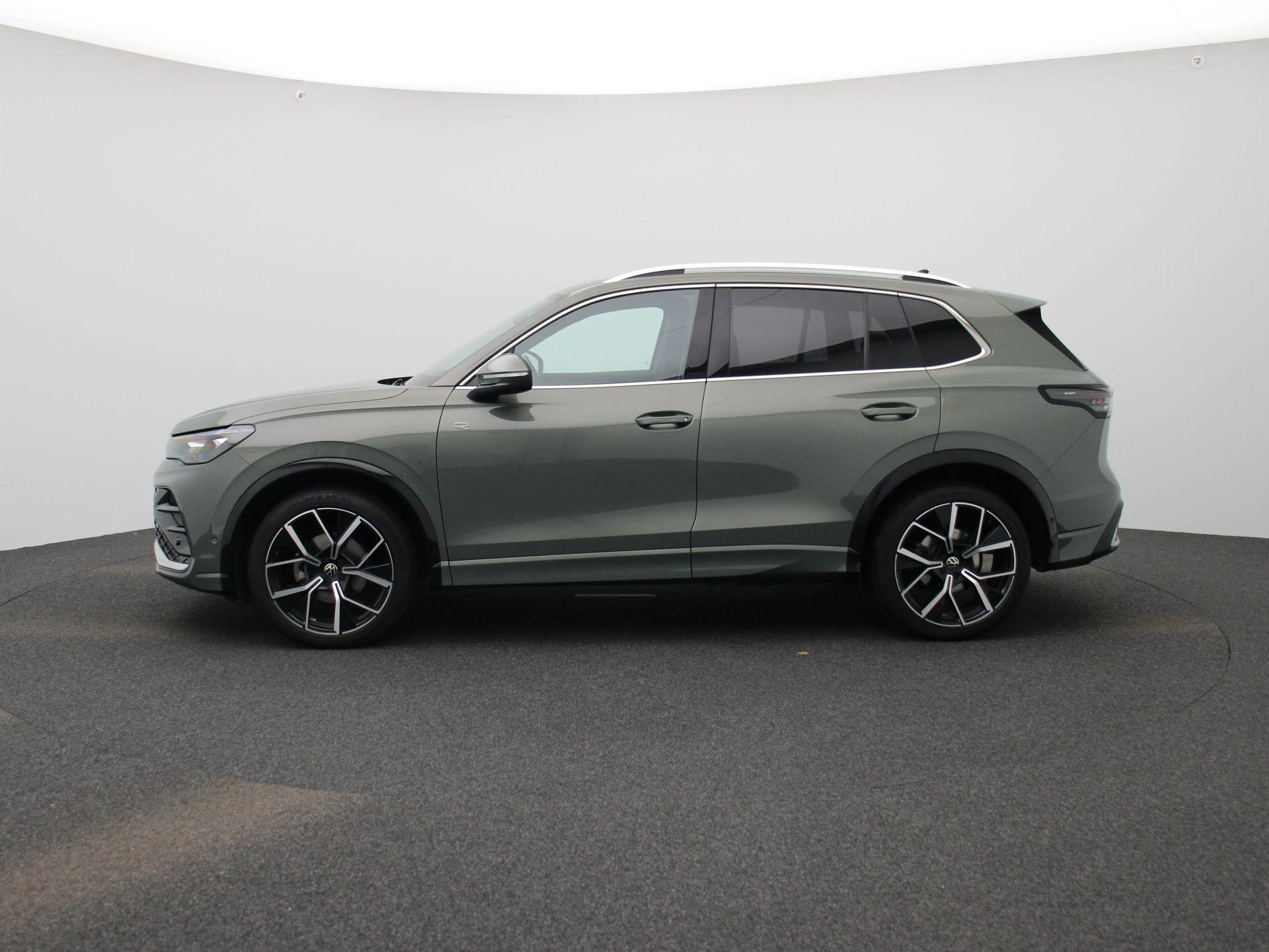 Volkswagen-Tiguan-image-3