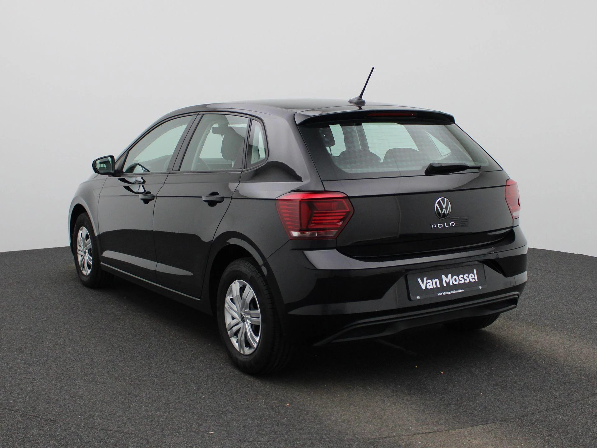 Volkswagen-Polo-image-1