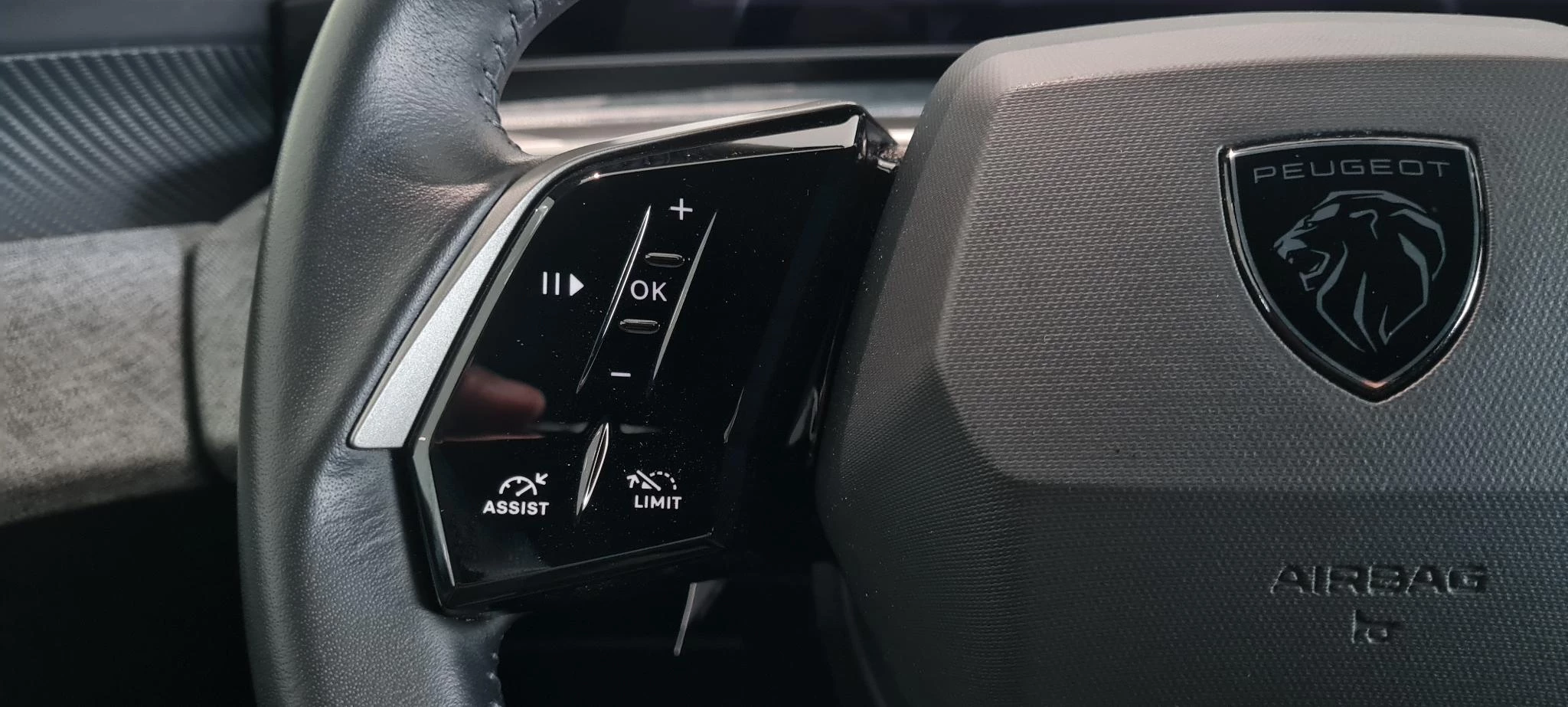 Peugeot 3008 1.2 Hybrid 136 Allure