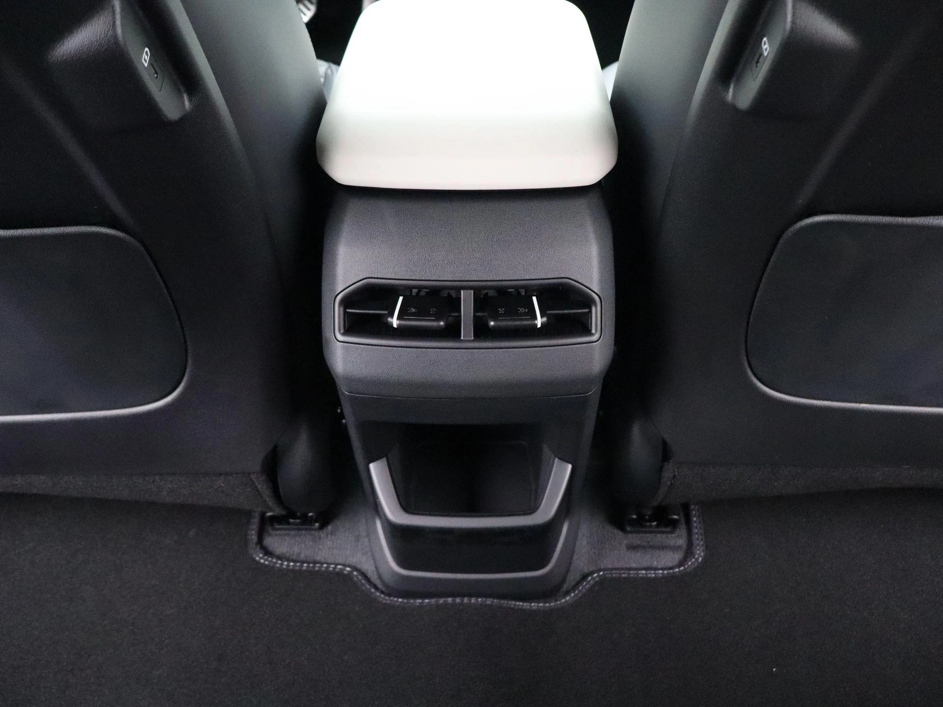 Kia-EV4-image-40