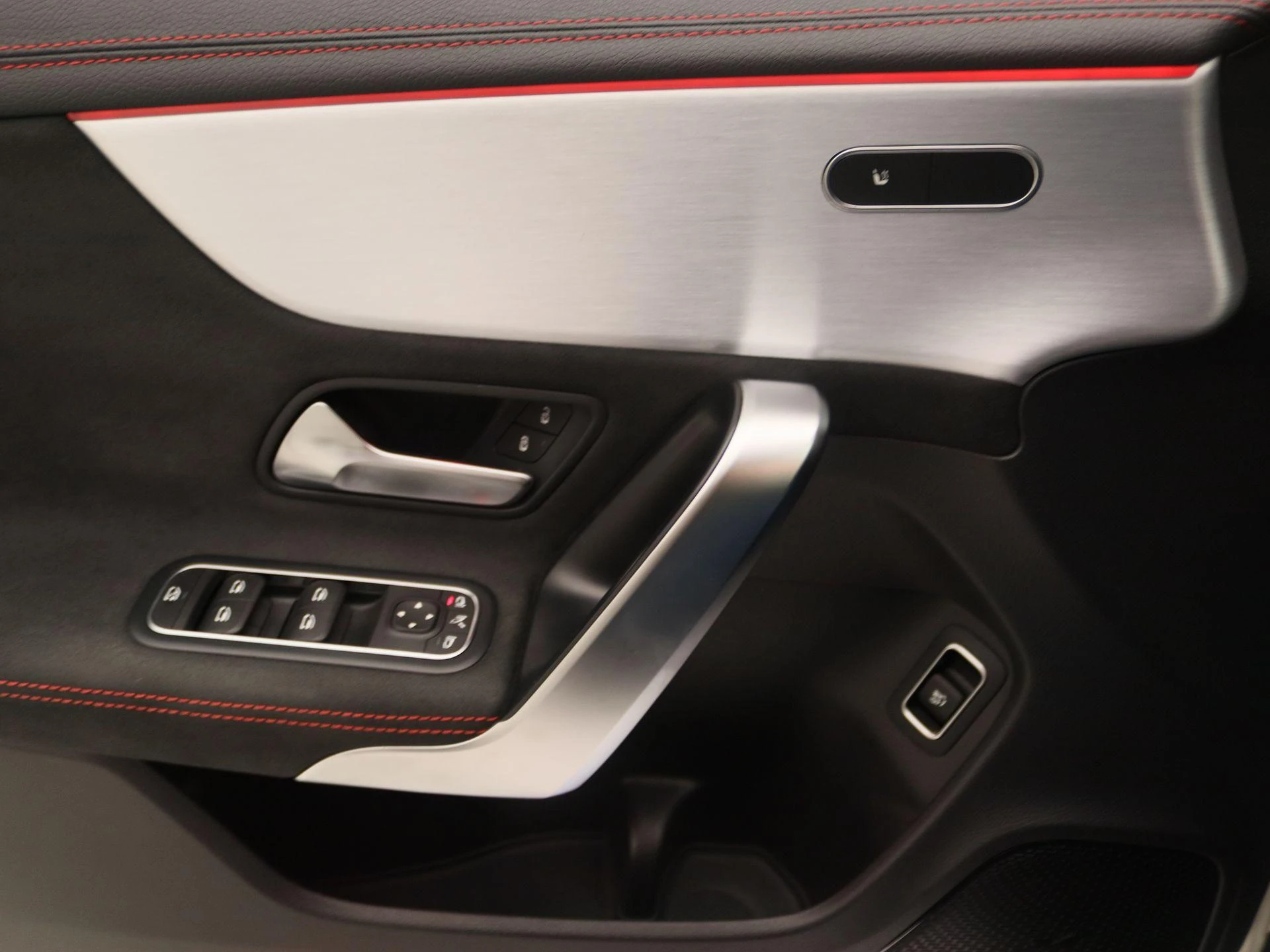 Mercedes-Benz-CLA-image-21