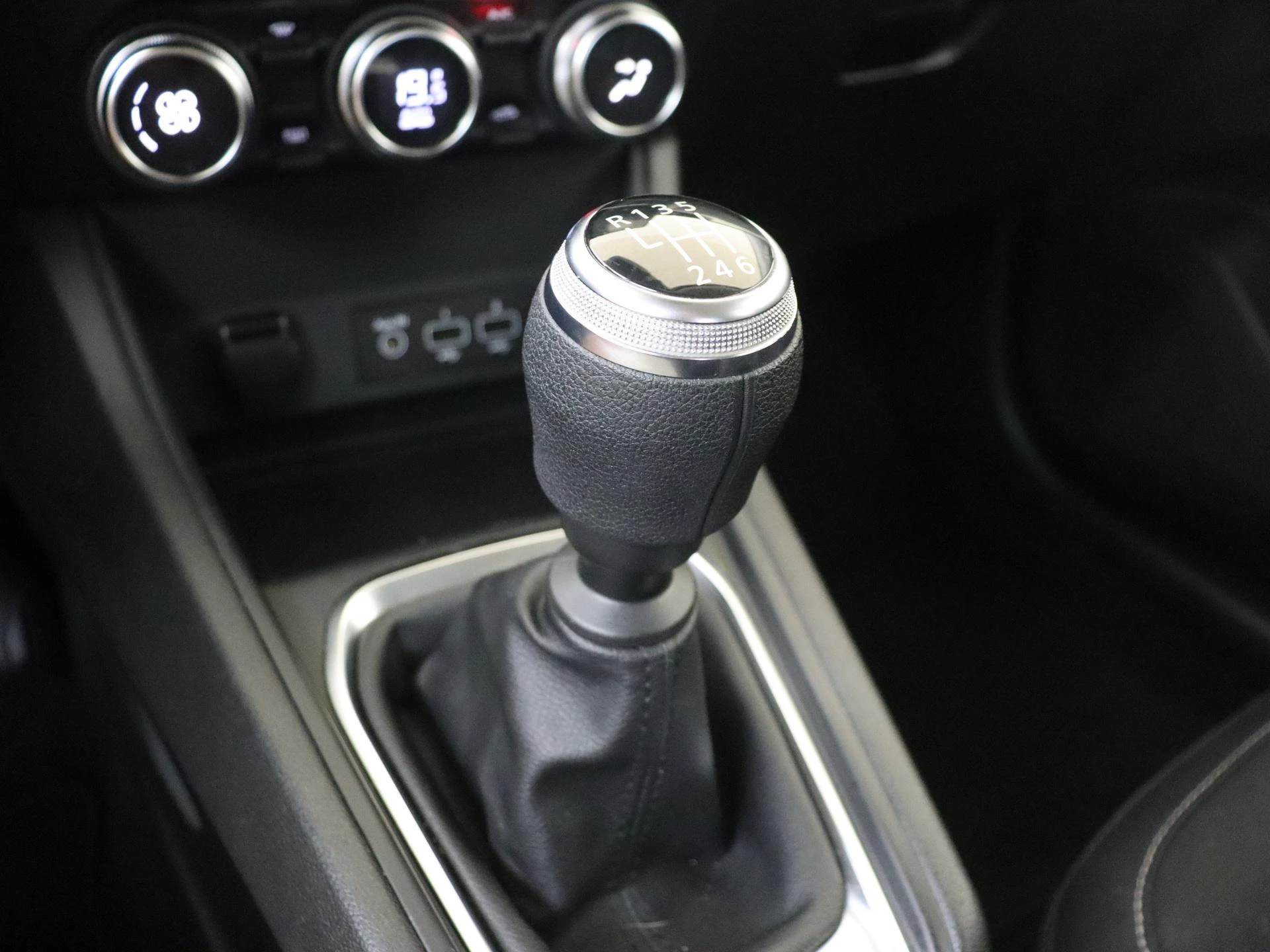 Renault-Captur-image-13