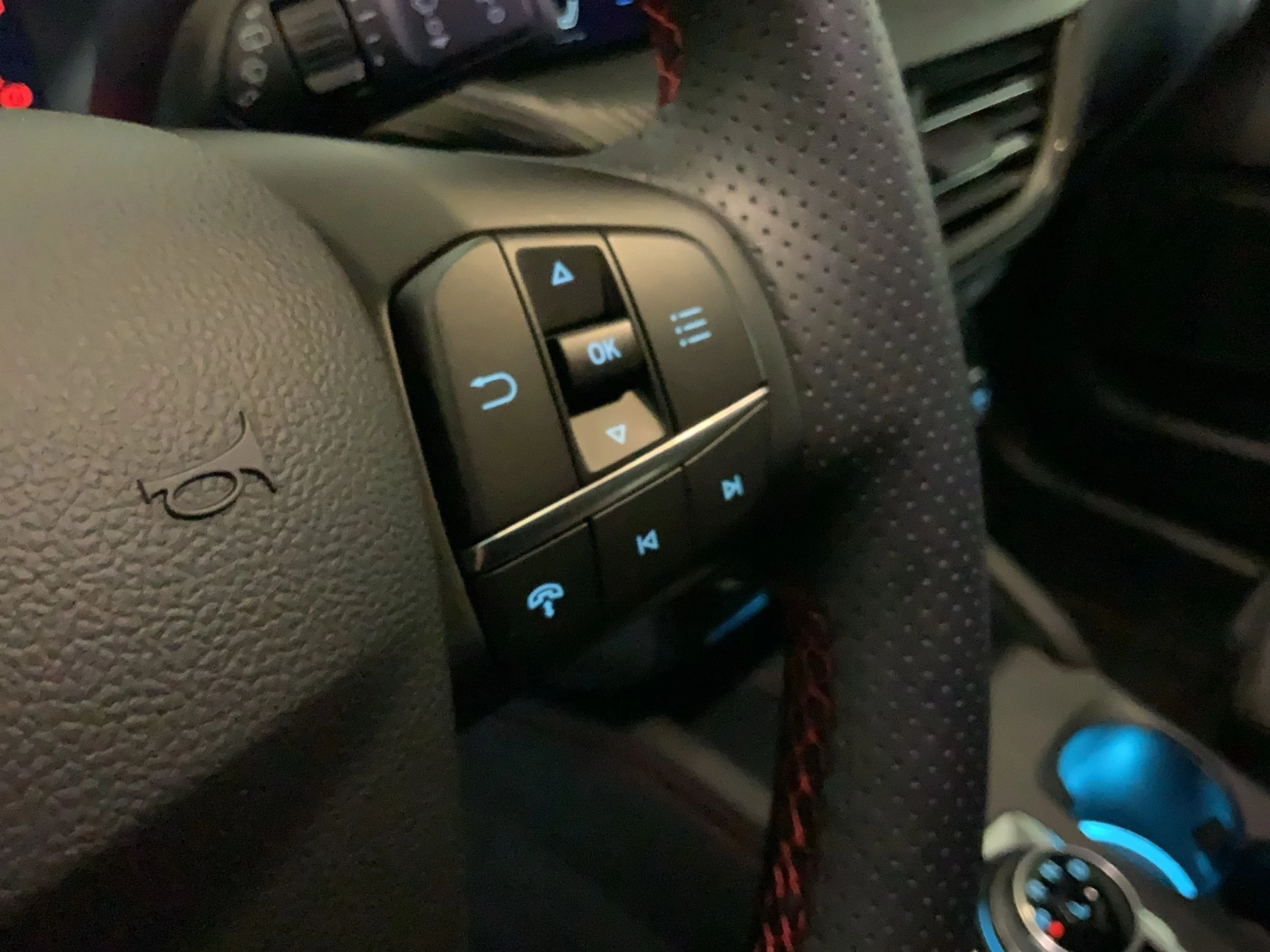 Ford Kuga ST-Line X Aut.*360GRAD*LED-MATRIX*NAVI*GRA*WINTER-PKT.