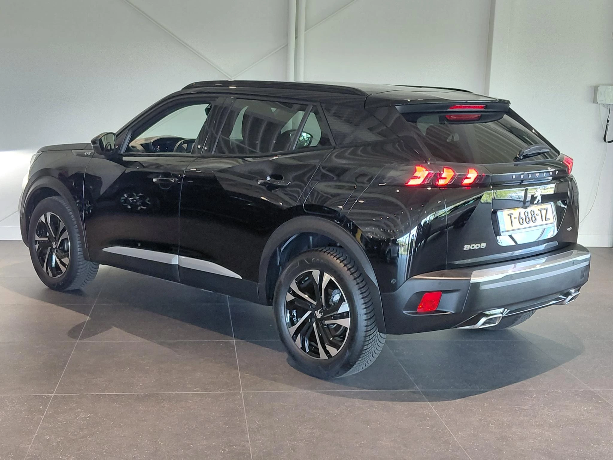 Peugeot-2008-image-8