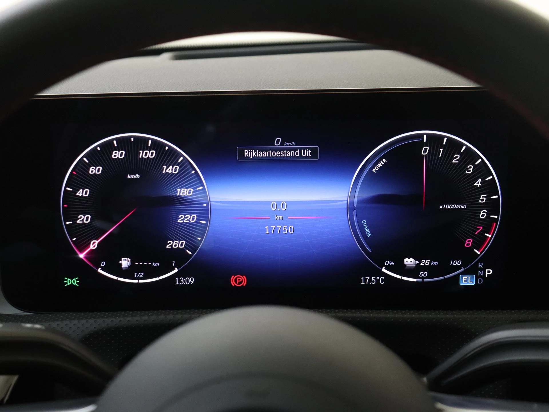 Mercedes-Benz-CLA-image-11