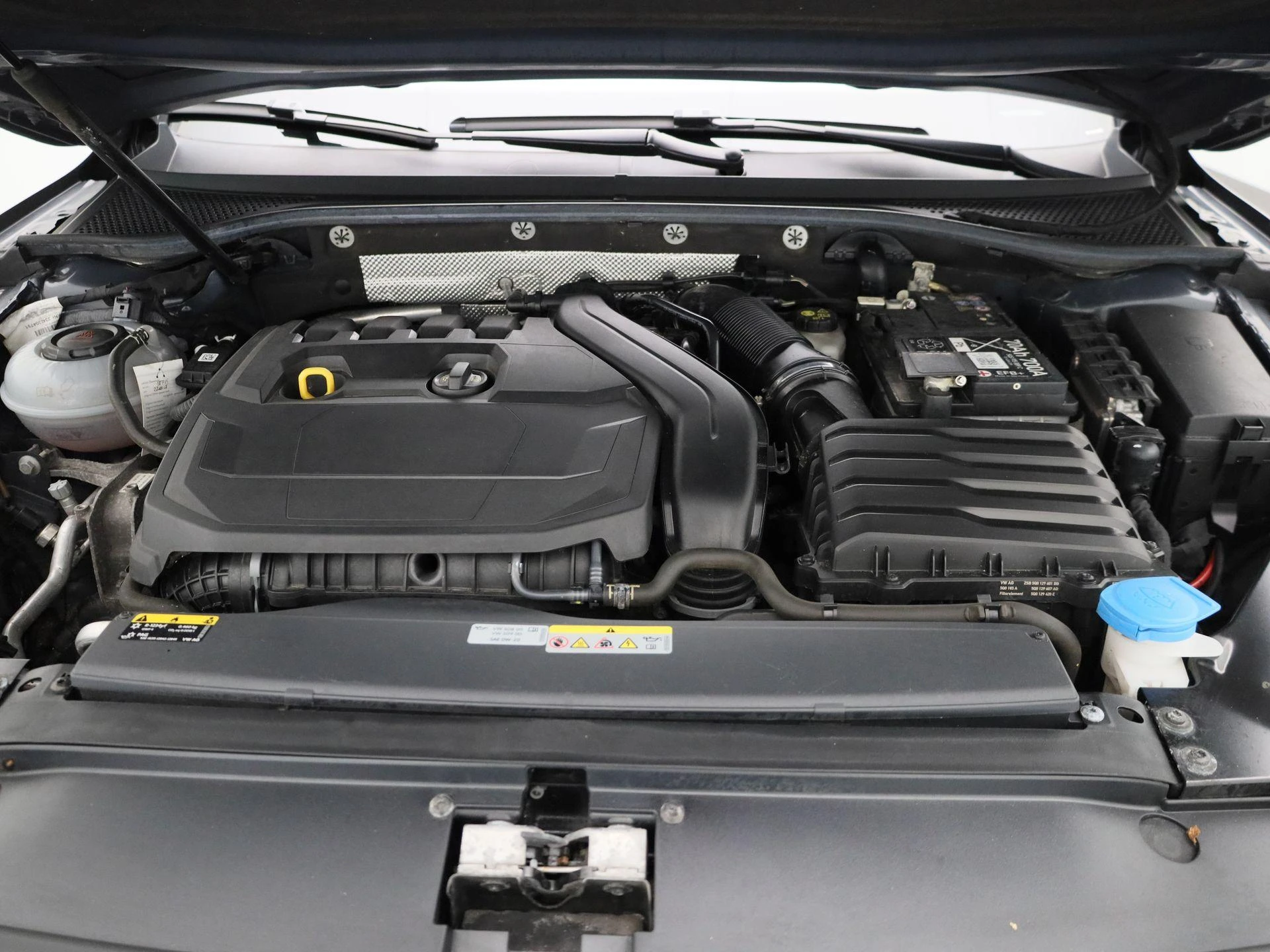Volkswagen-Passat-image-36