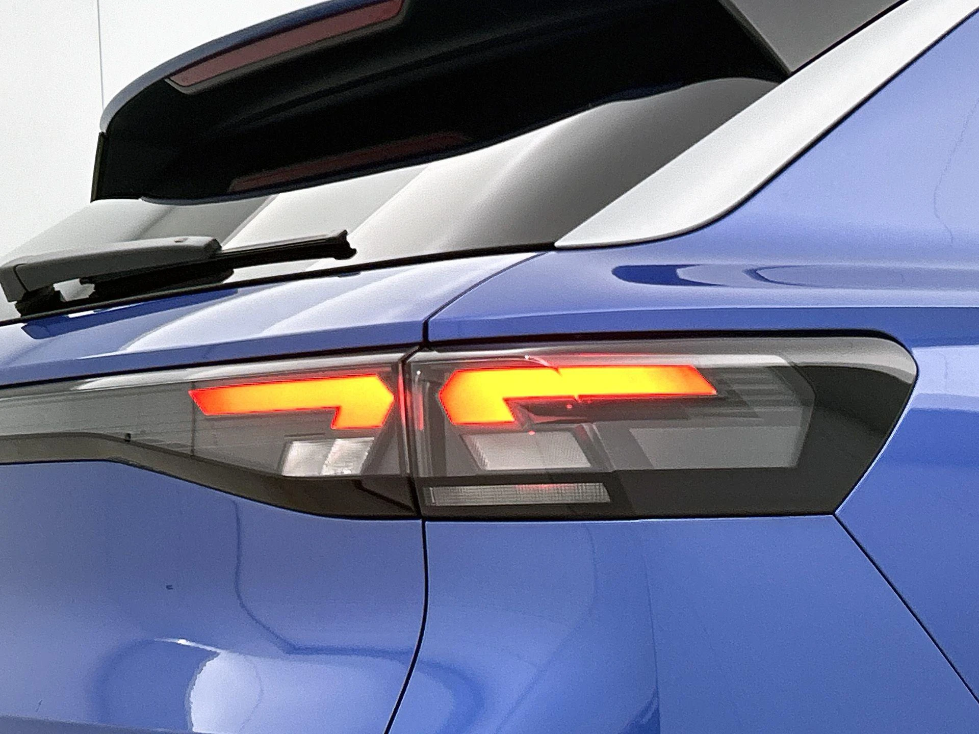 Volkswagen-T-Roc-image-30