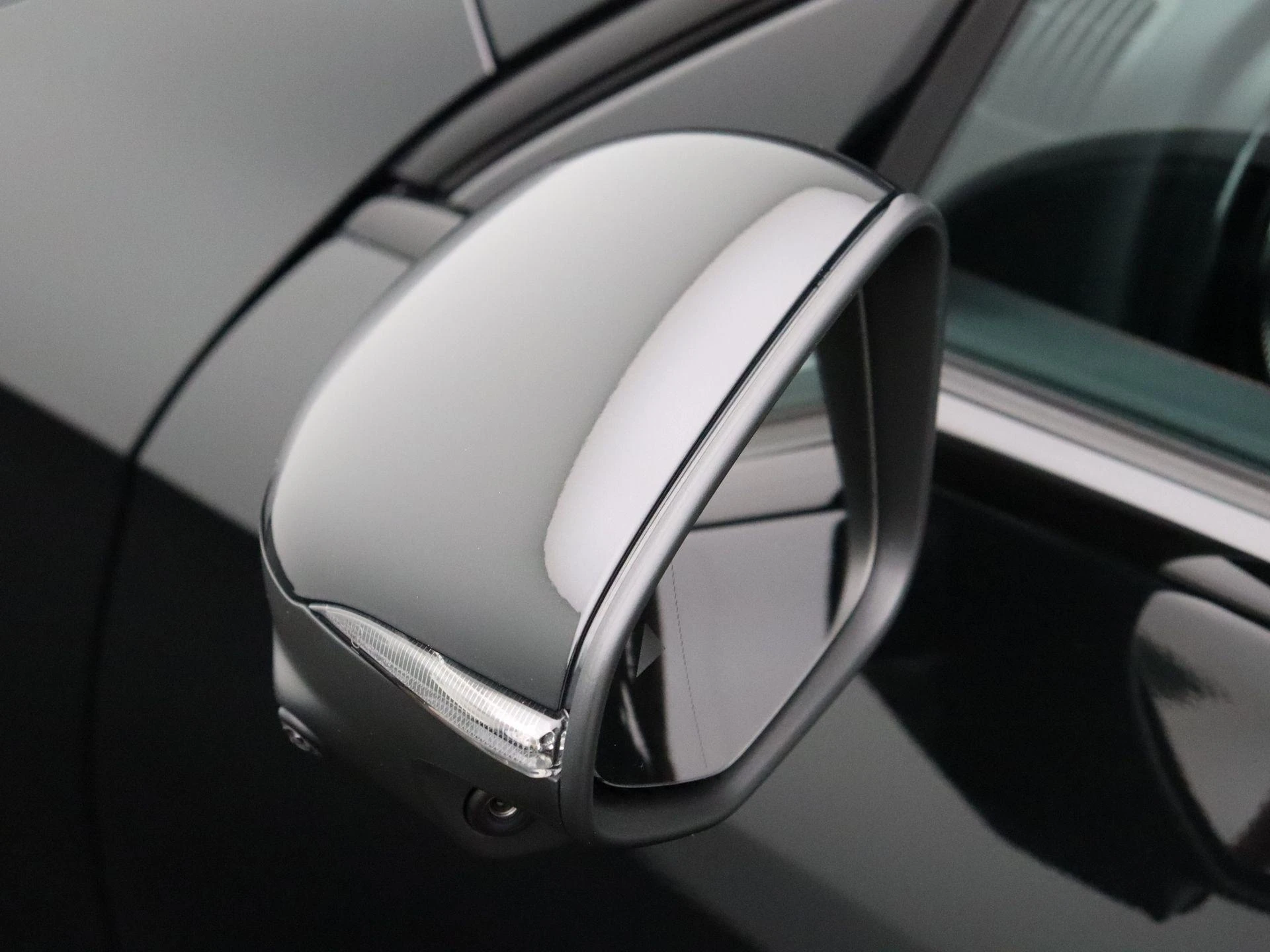 Mercedes-Benz-CLA-image-7