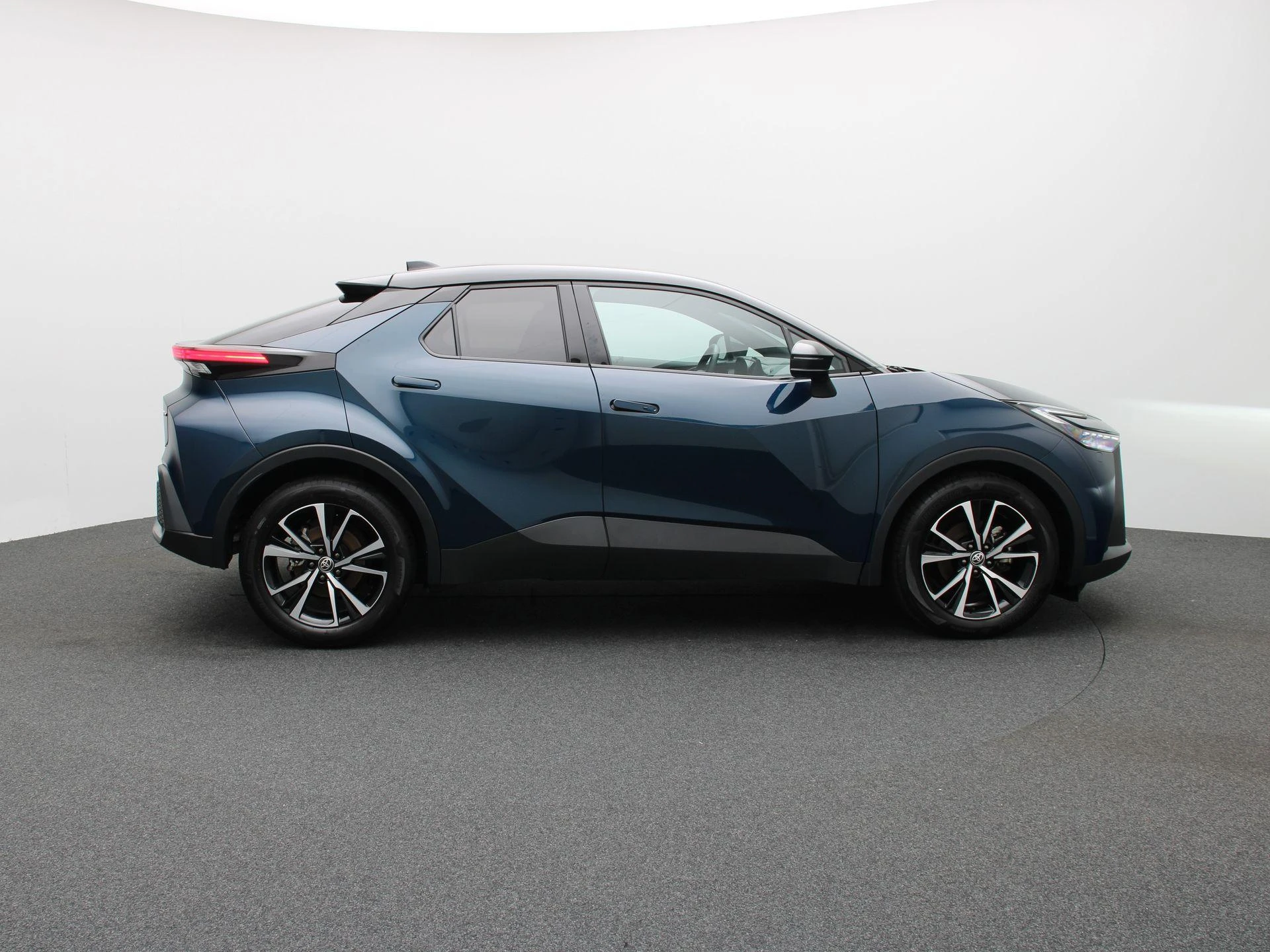 Toyota-C-HR-image-5