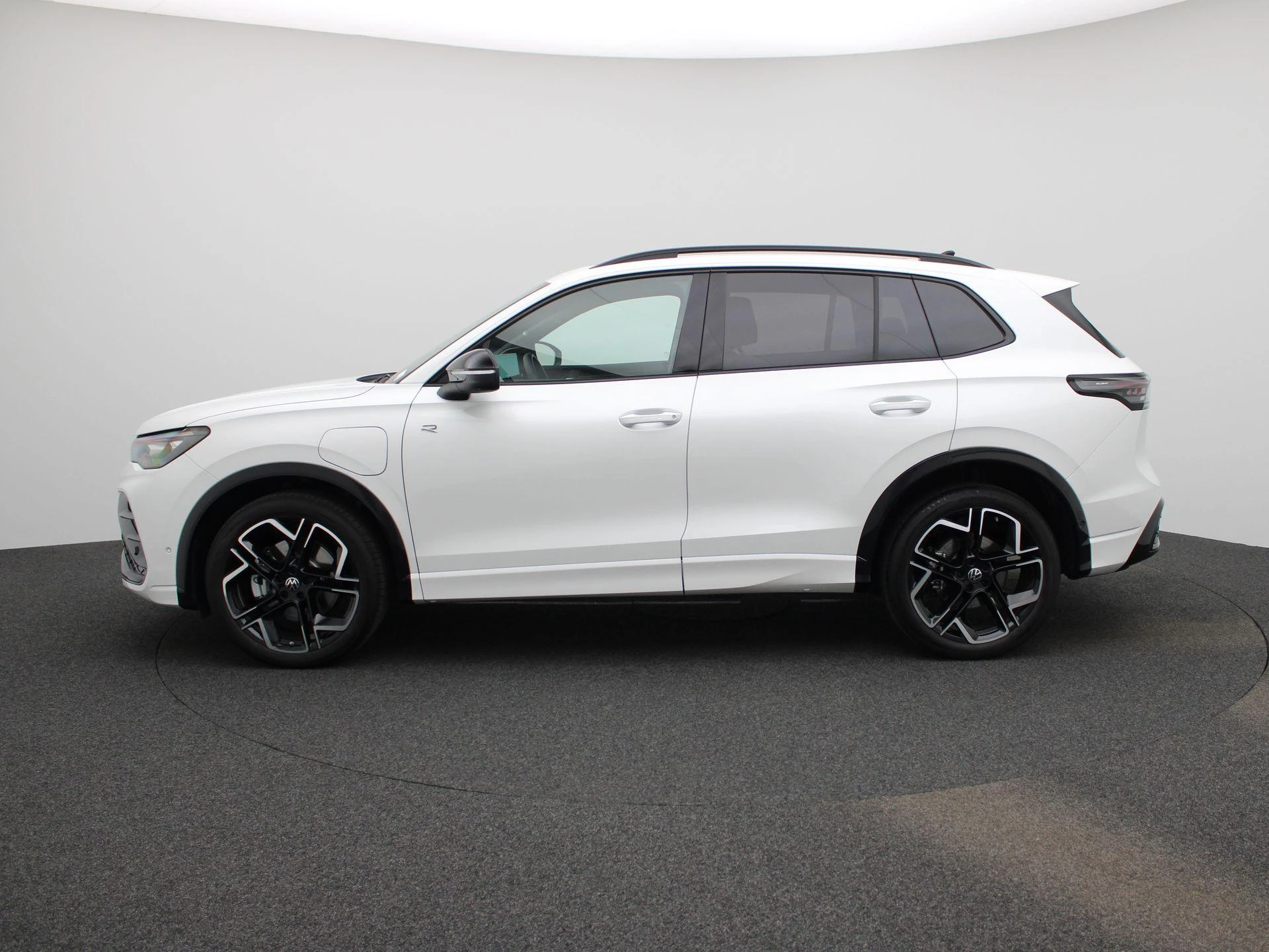 Volkswagen-Tiguan-image-3