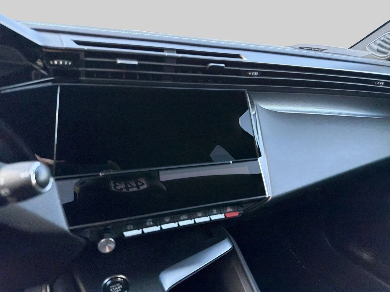 Peugeot-e-308-image-10