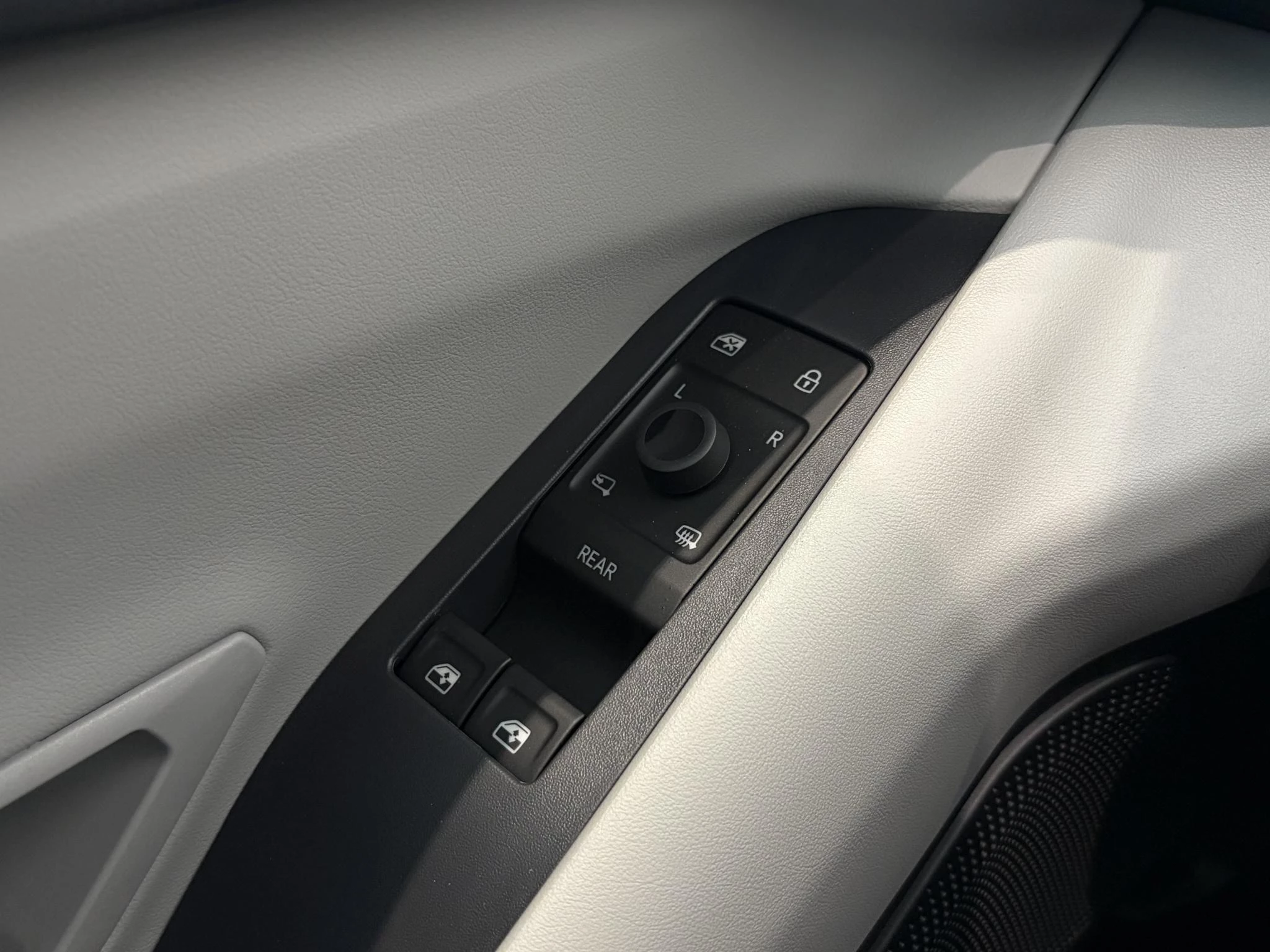 Ford-Explorer-image-16