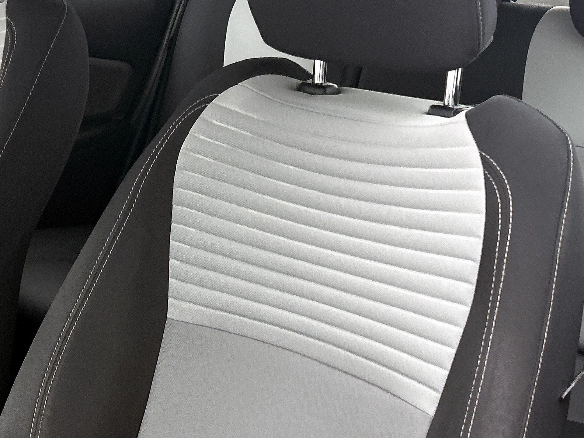 Toyota-Yaris-image-13