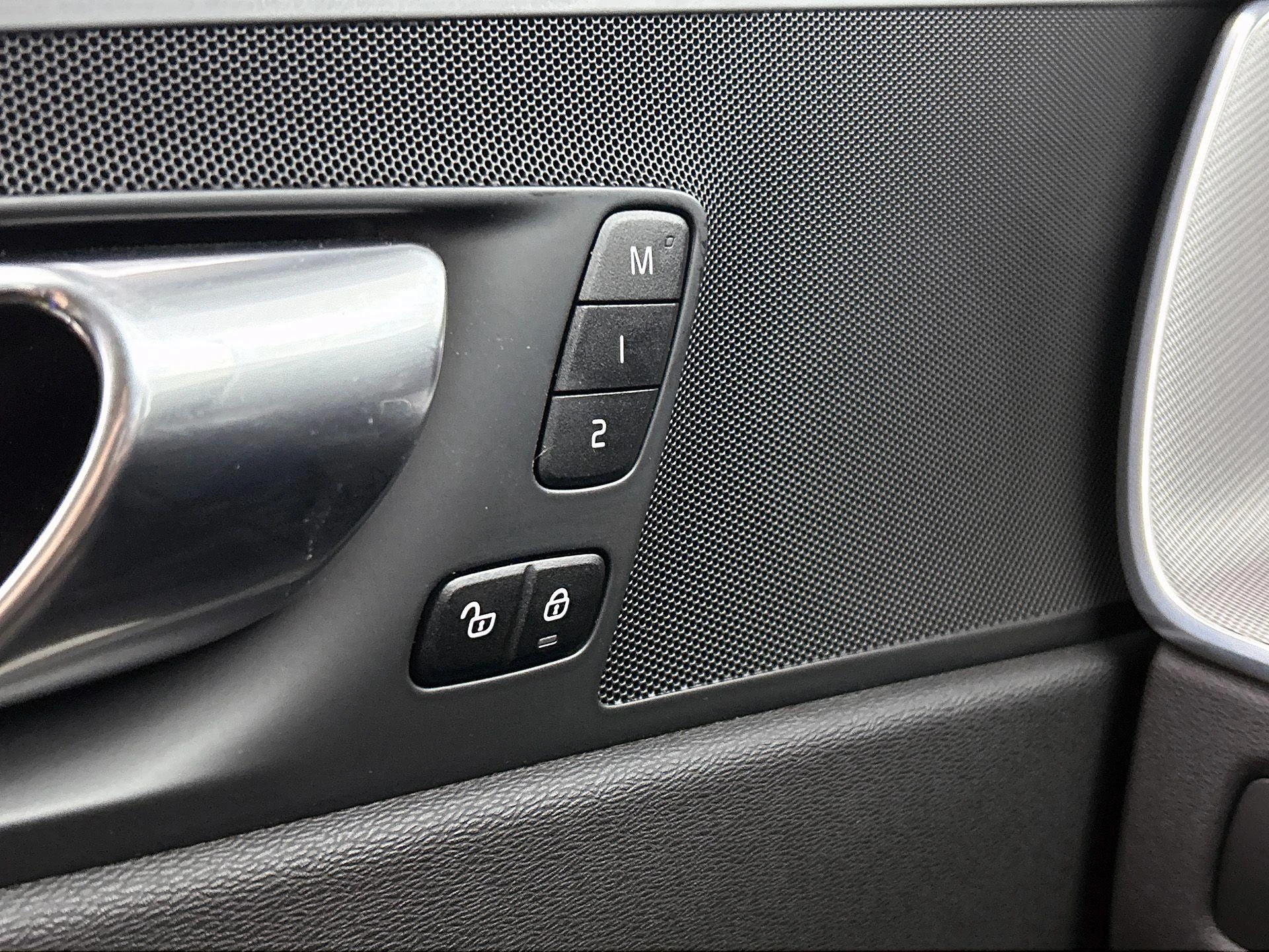 Volvo-XC60-image-10