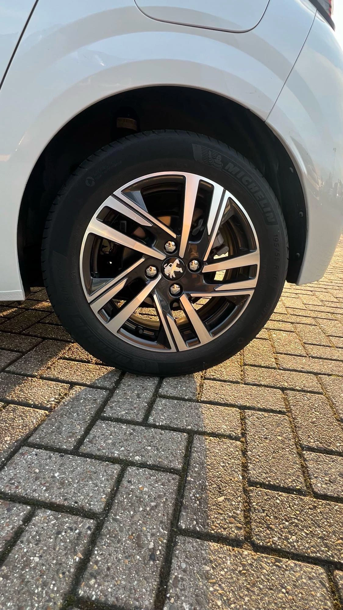 Peugeot 208 1.2 PureTech Allure Pack