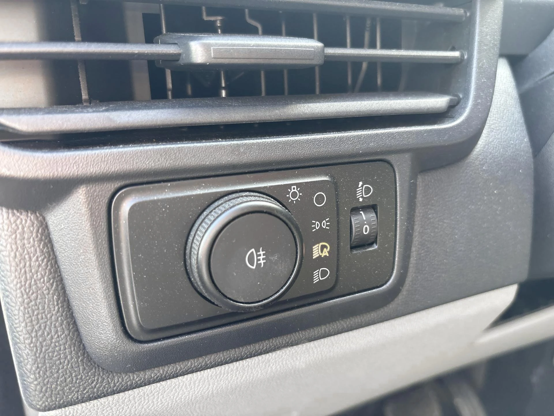 Ford-Transit Custom-image-15