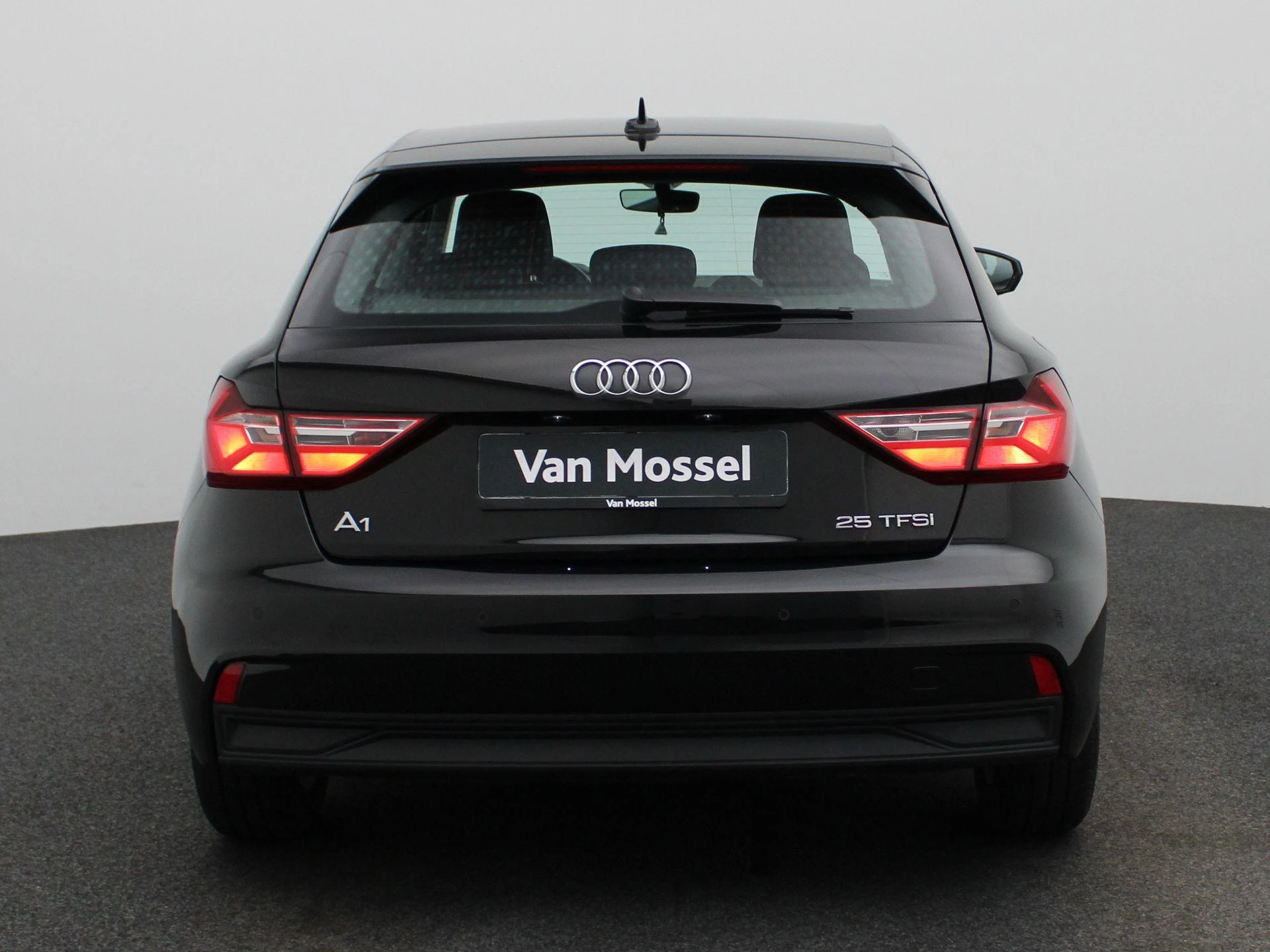 Audi-A1 Sportback-image-4