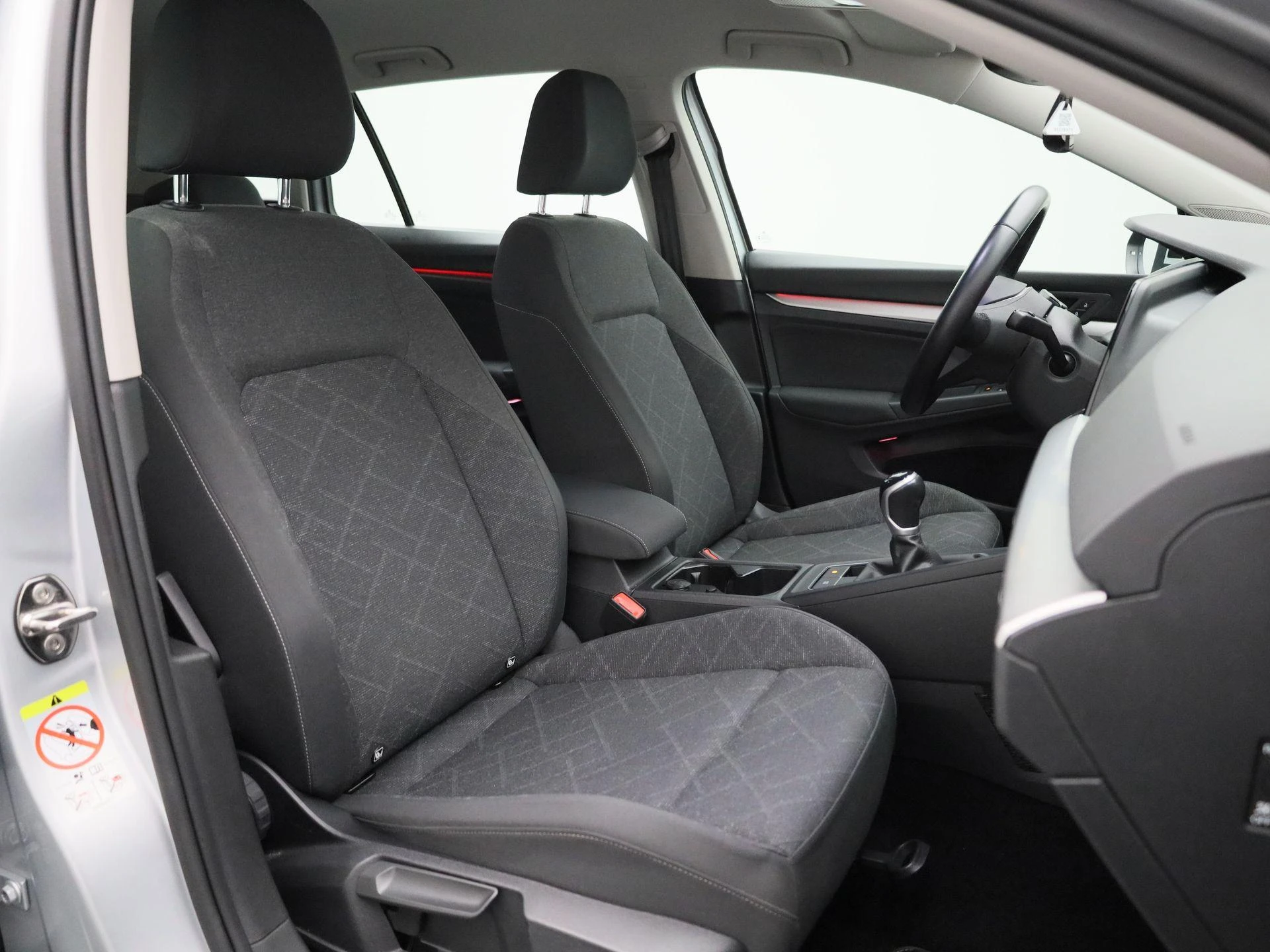 Volkswagen-Golf-image-29