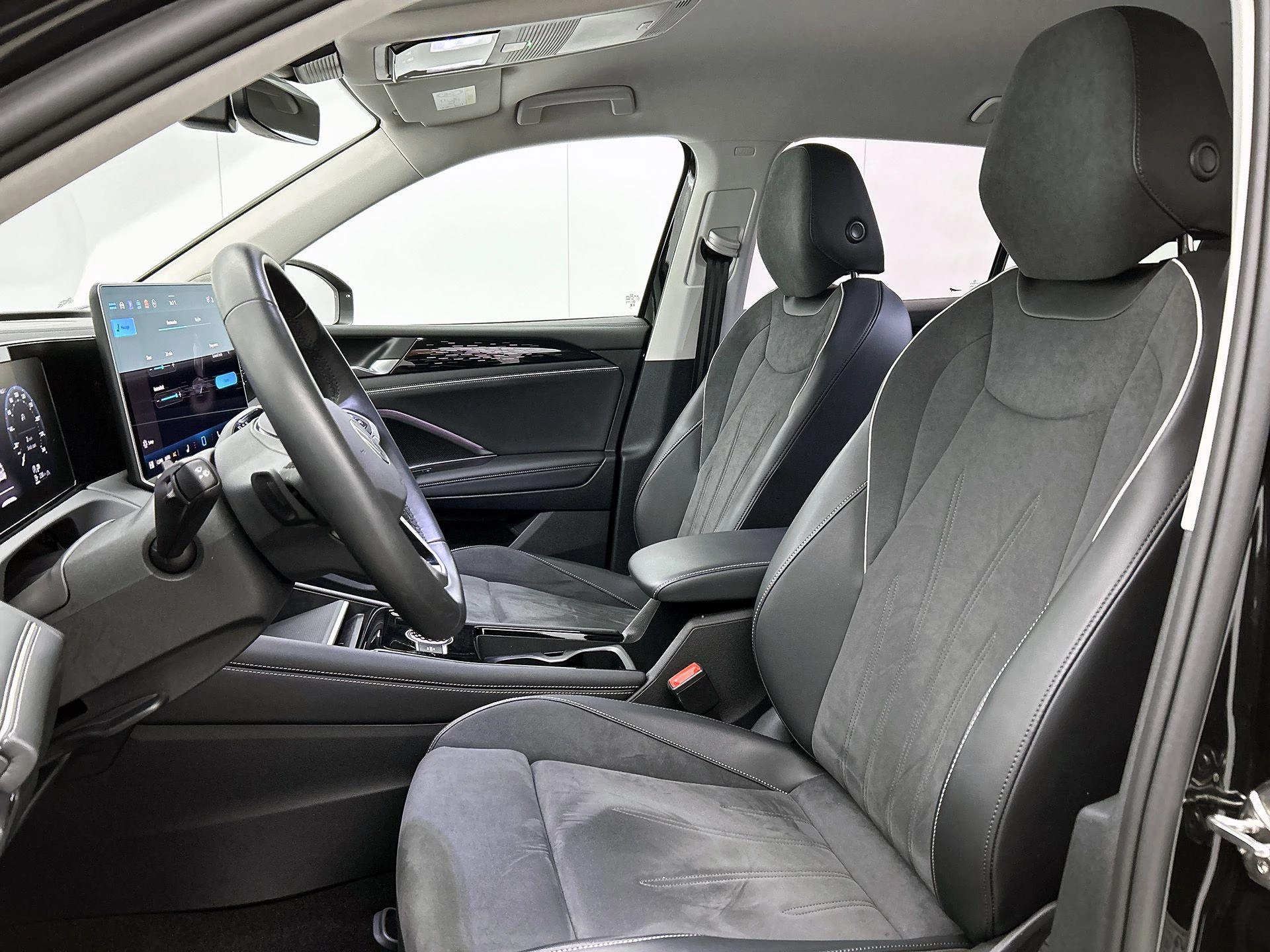 Volkswagen-Tiguan-image-32